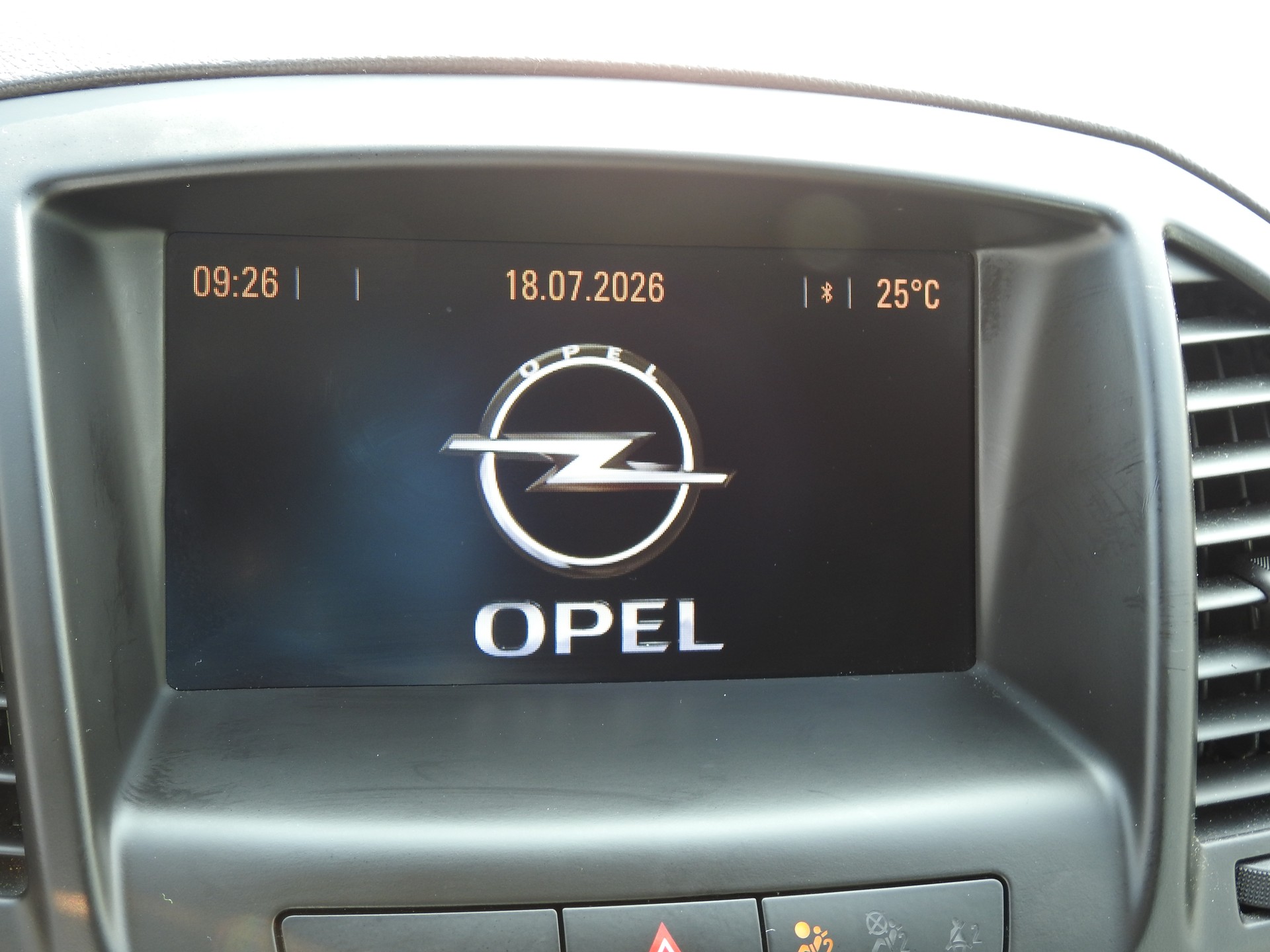 OPEL Insignia Sports Tourer 1.6 Turbo Cosmo-image-23