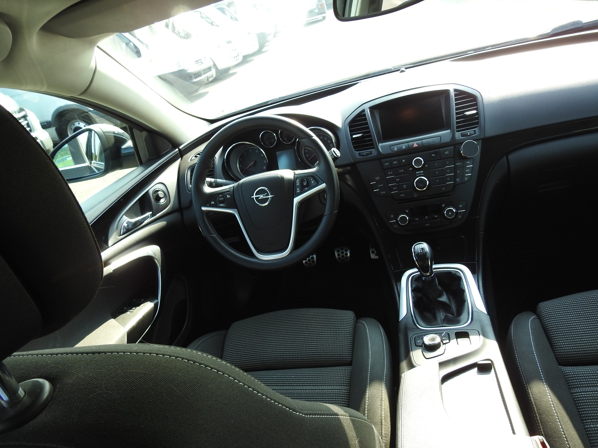 OPEL Insignia Sports Tourer 1.6 Turbo Cosmo-image-18