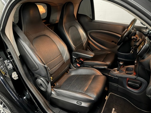 SMART fortwo BRABUS Style 110-image-11