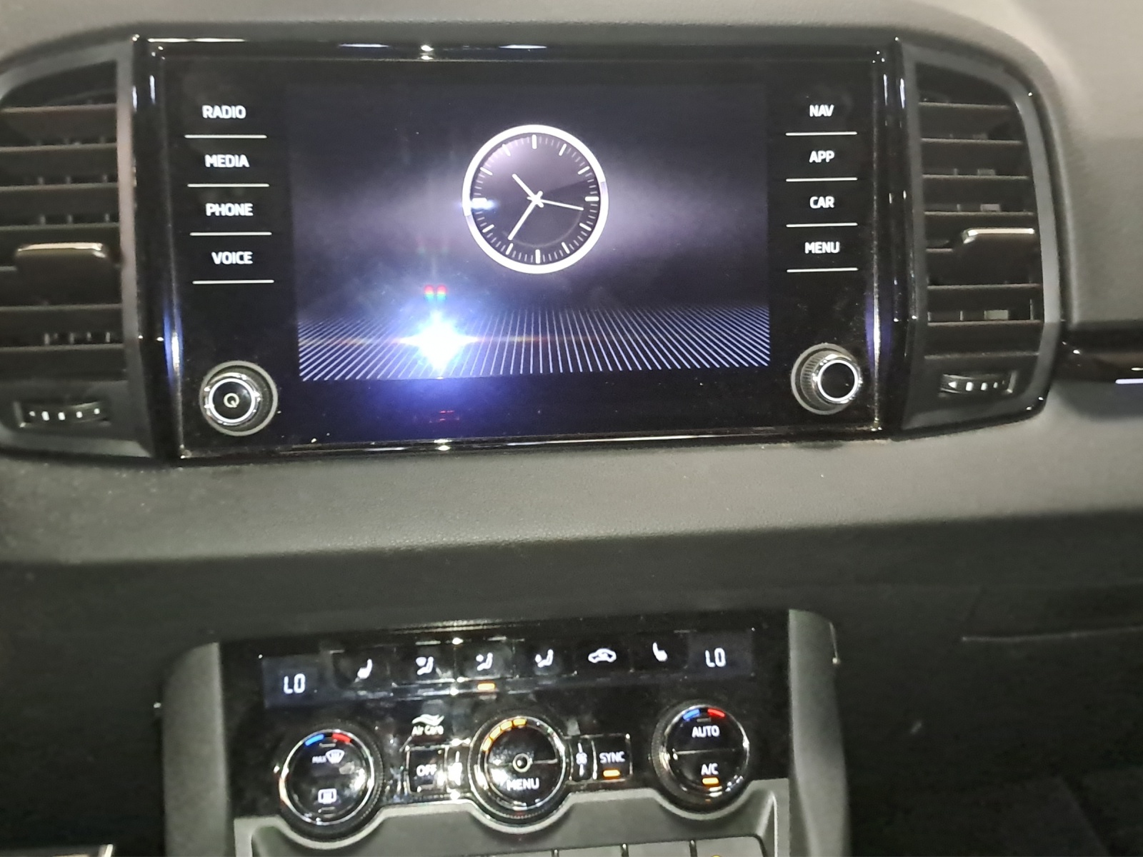 SKODA Karoq 2.0 TSI SportLine 4x4 DSG-image-10