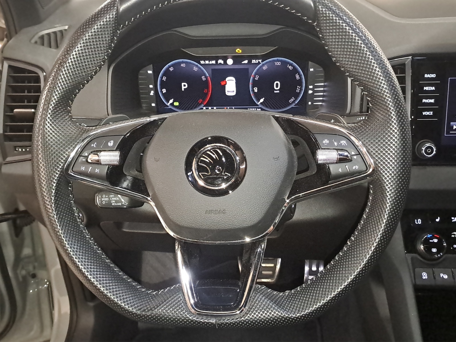 SKODA Karoq 2.0 TSI SportLine 4x4 DSG-image-9