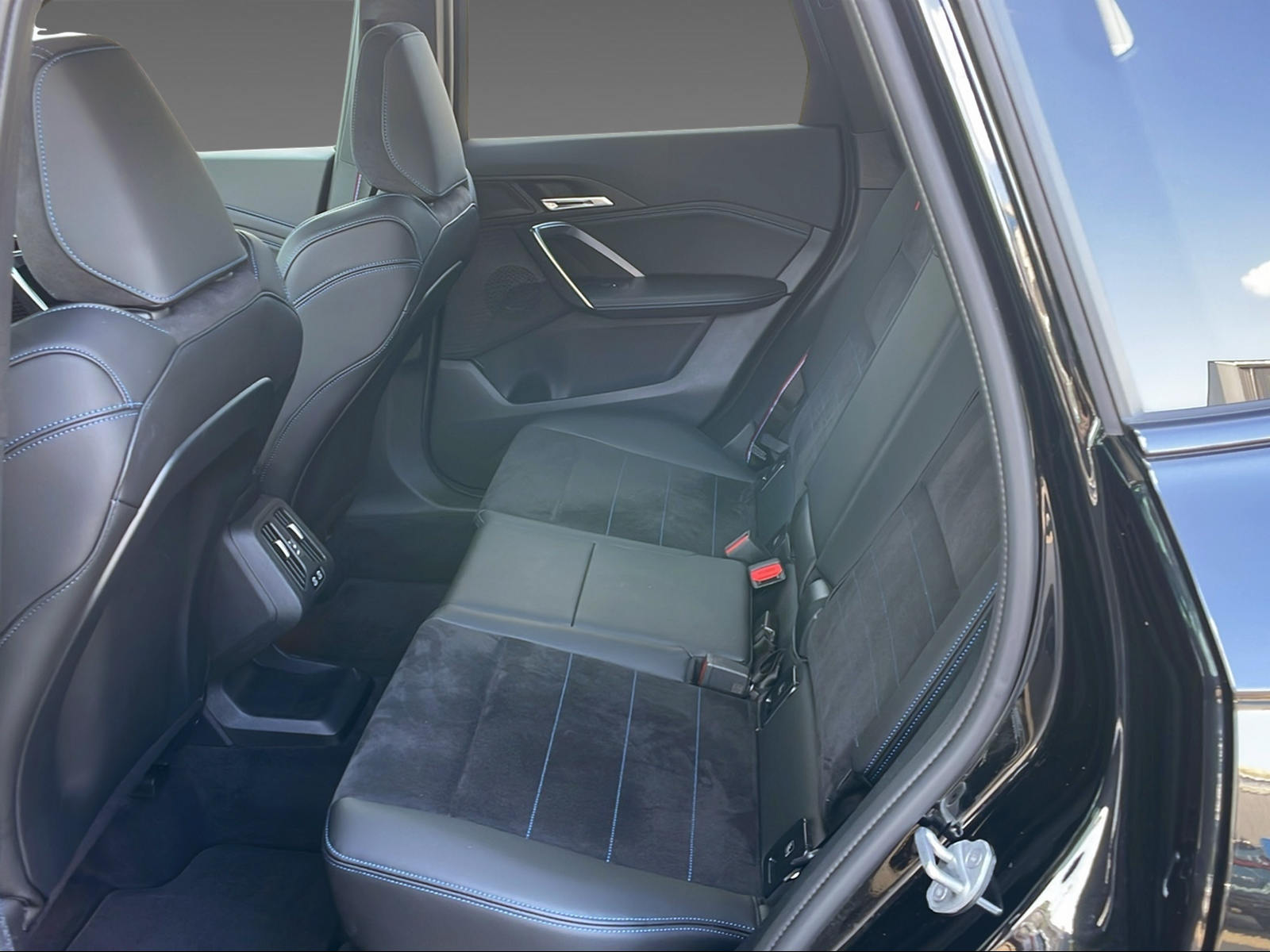 BMW X1 20i sDrive M Sport-image-8