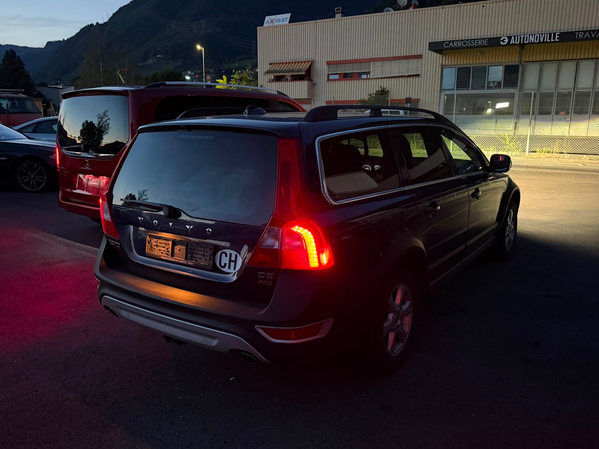 VOLVO XC70 D5 AWD Summum Geartronic-showroom-element-1
