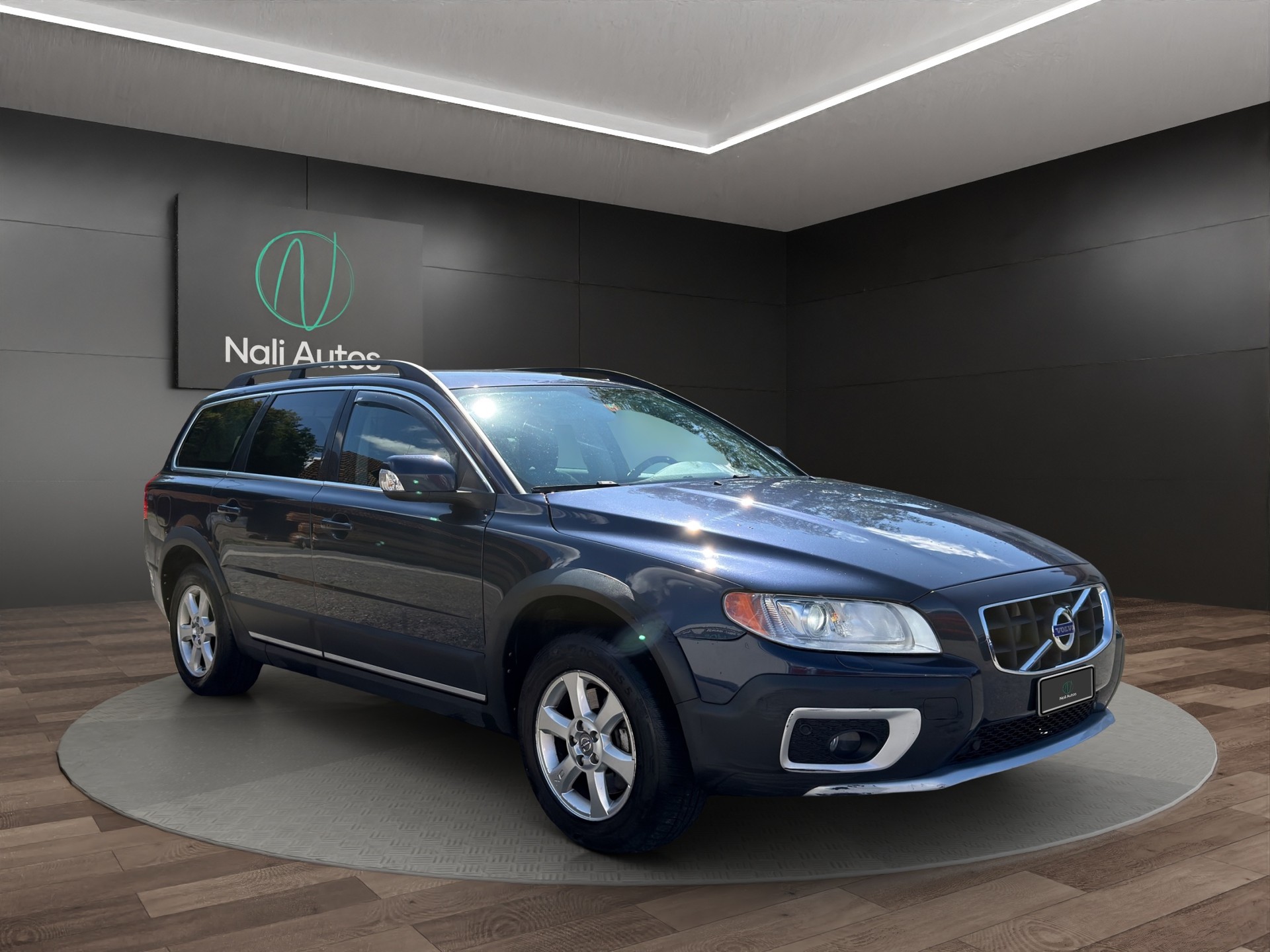 VOLVO XC70 D5 AWD Summum Geartronic-showroom-element-1