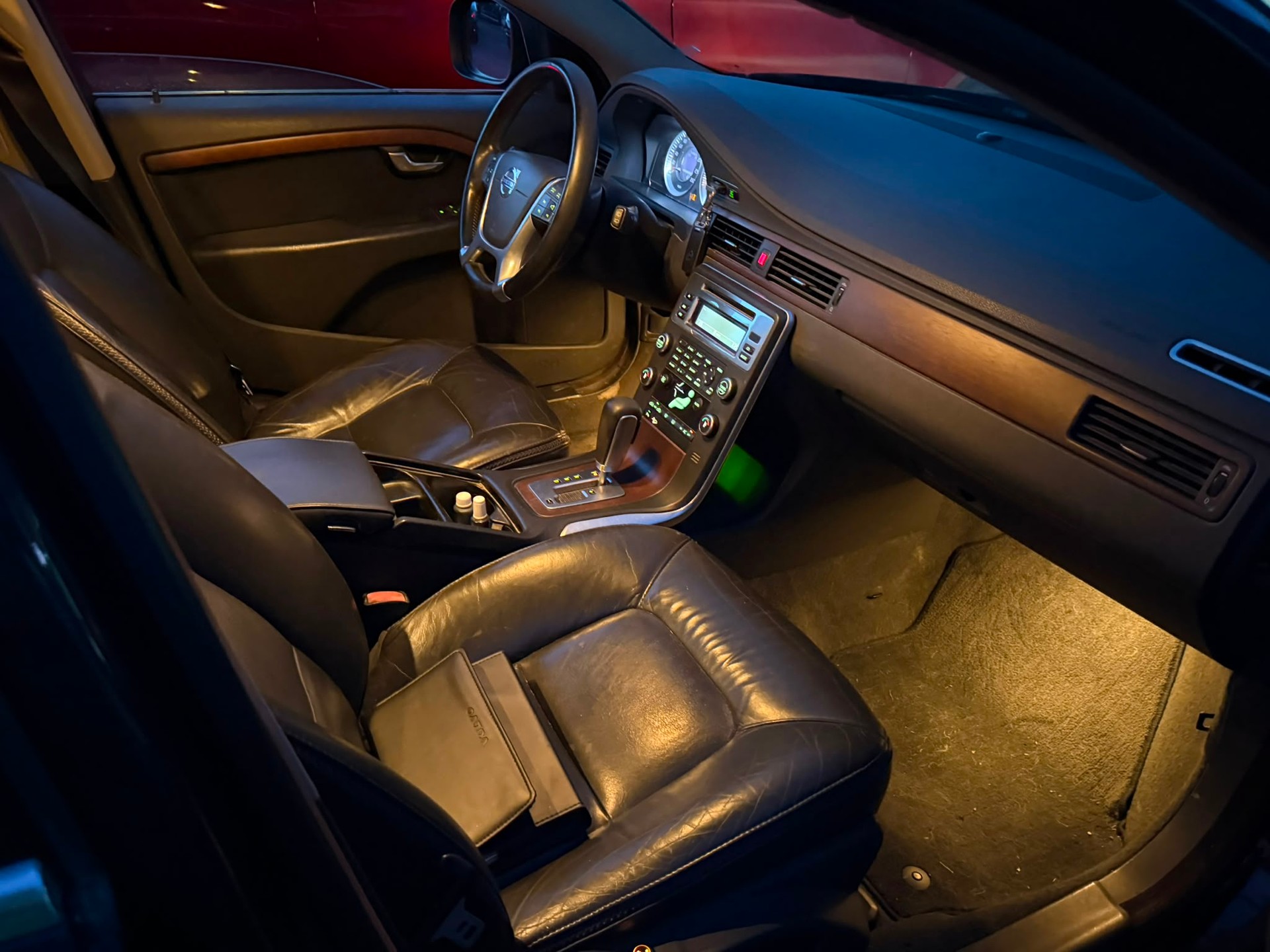 VOLVO XC70 D5 AWD Summum Geartronic-showroom-element-3