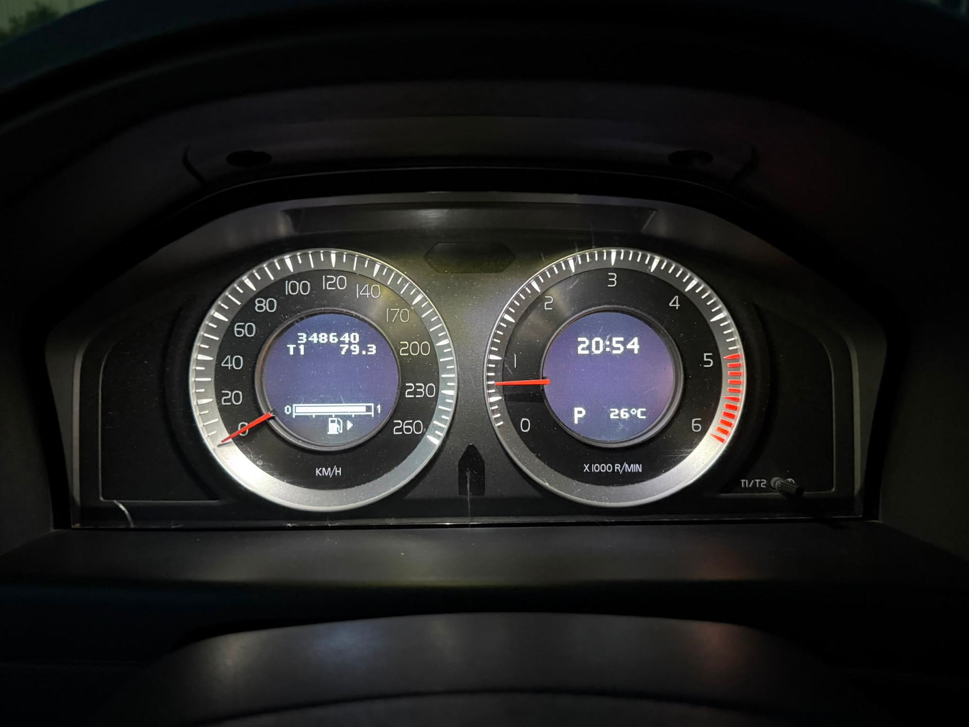 VOLVO XC70 D5 AWD Summum Geartronic-image-6