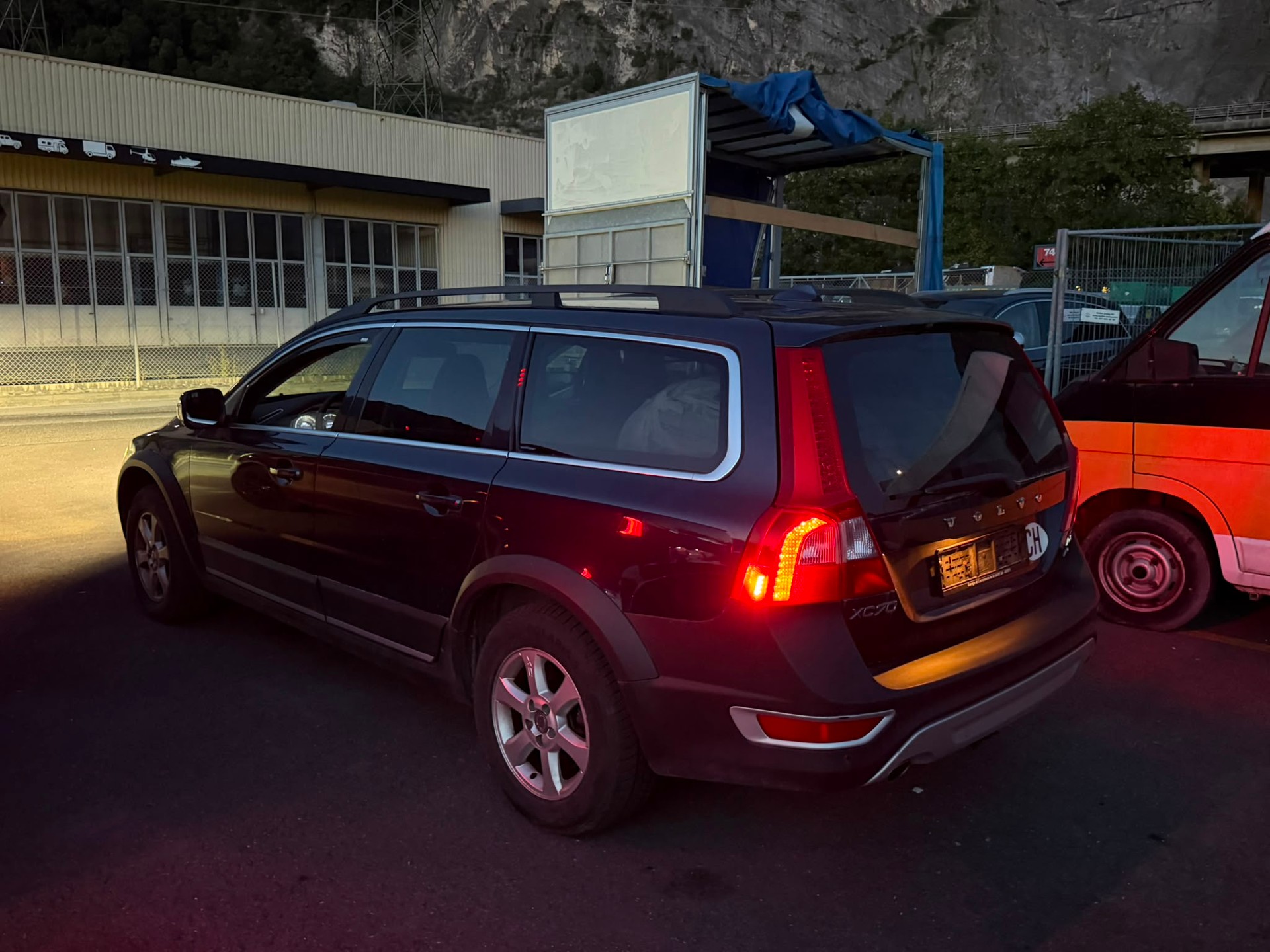 VOLVO XC70 D5 AWD Summum Geartronic-image-5