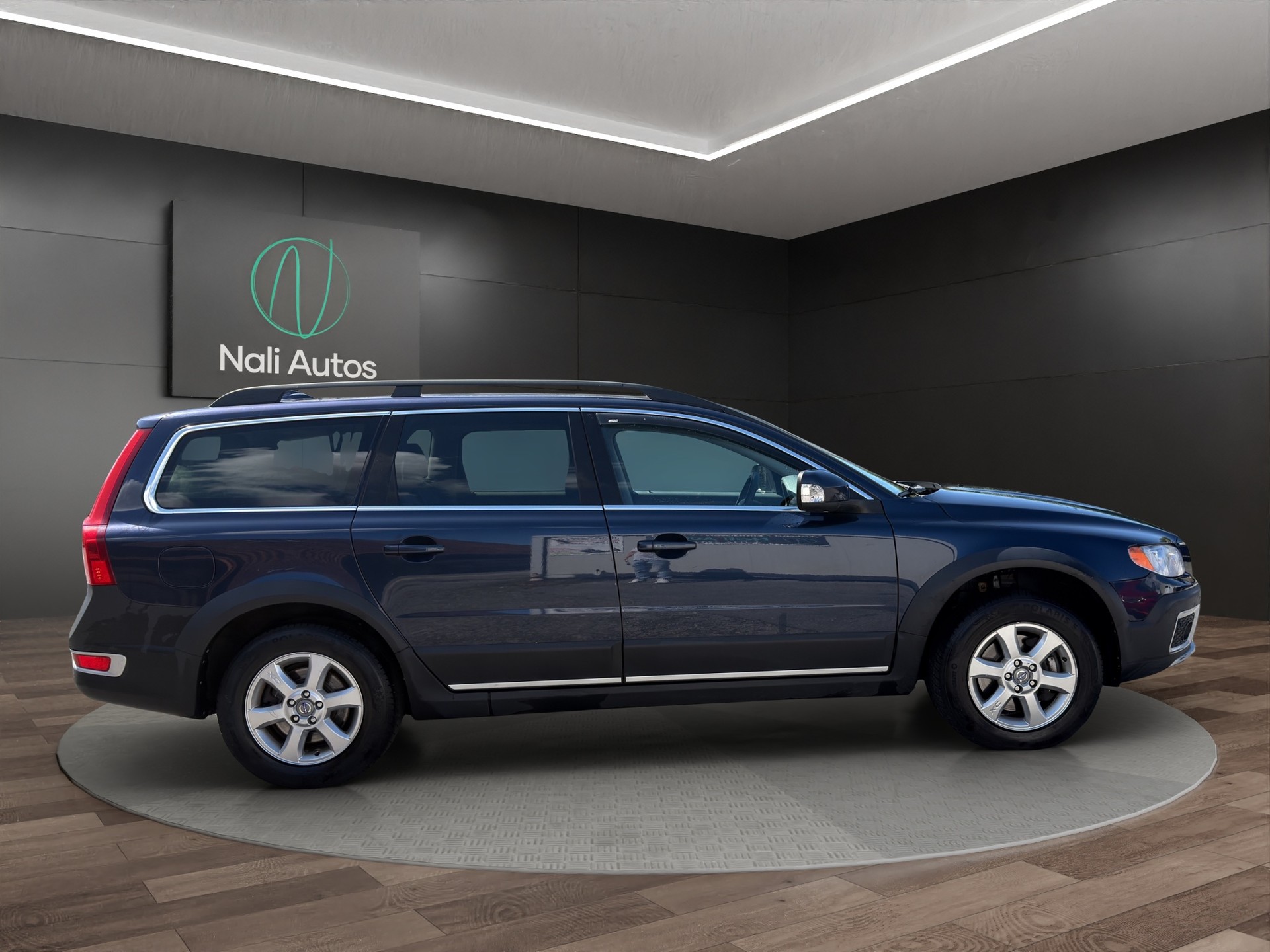 VOLVO XC70 D5 AWD Summum Geartronic-showroom-element-3