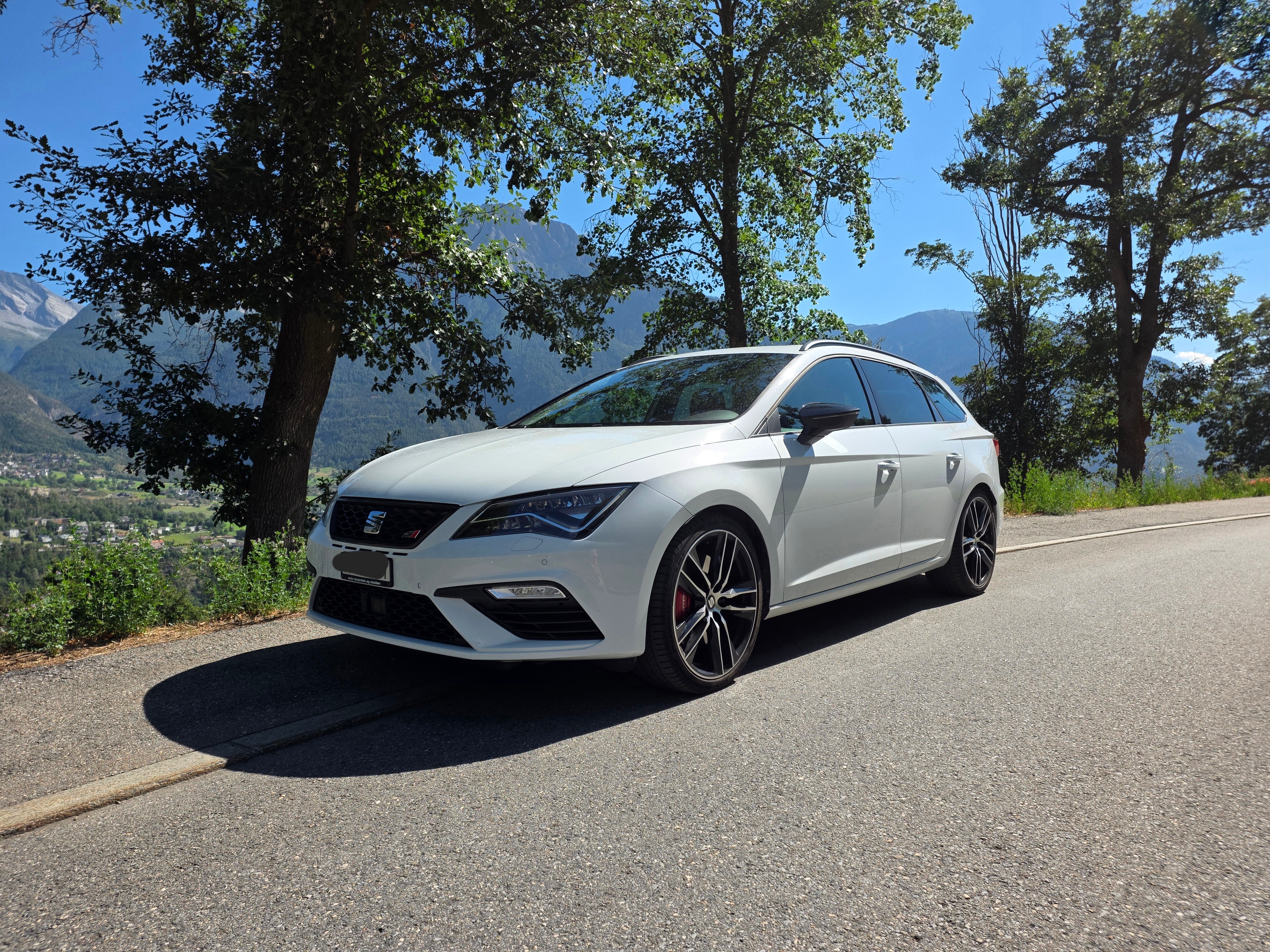SEAT 2.0 TSI 300 Cupra 4Drive DSG — slika 1