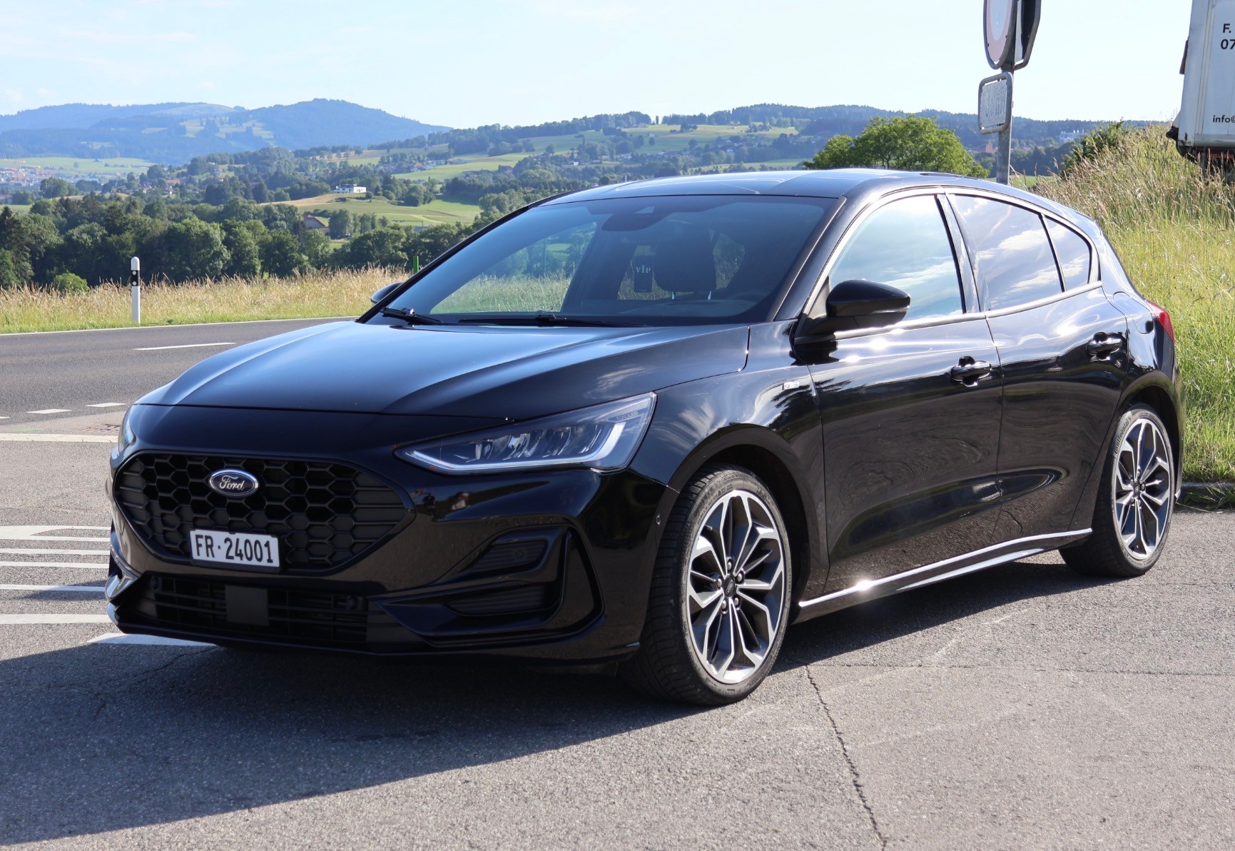FORD 1.0i EcoB Hybrid 155 ST-Line-image-2
