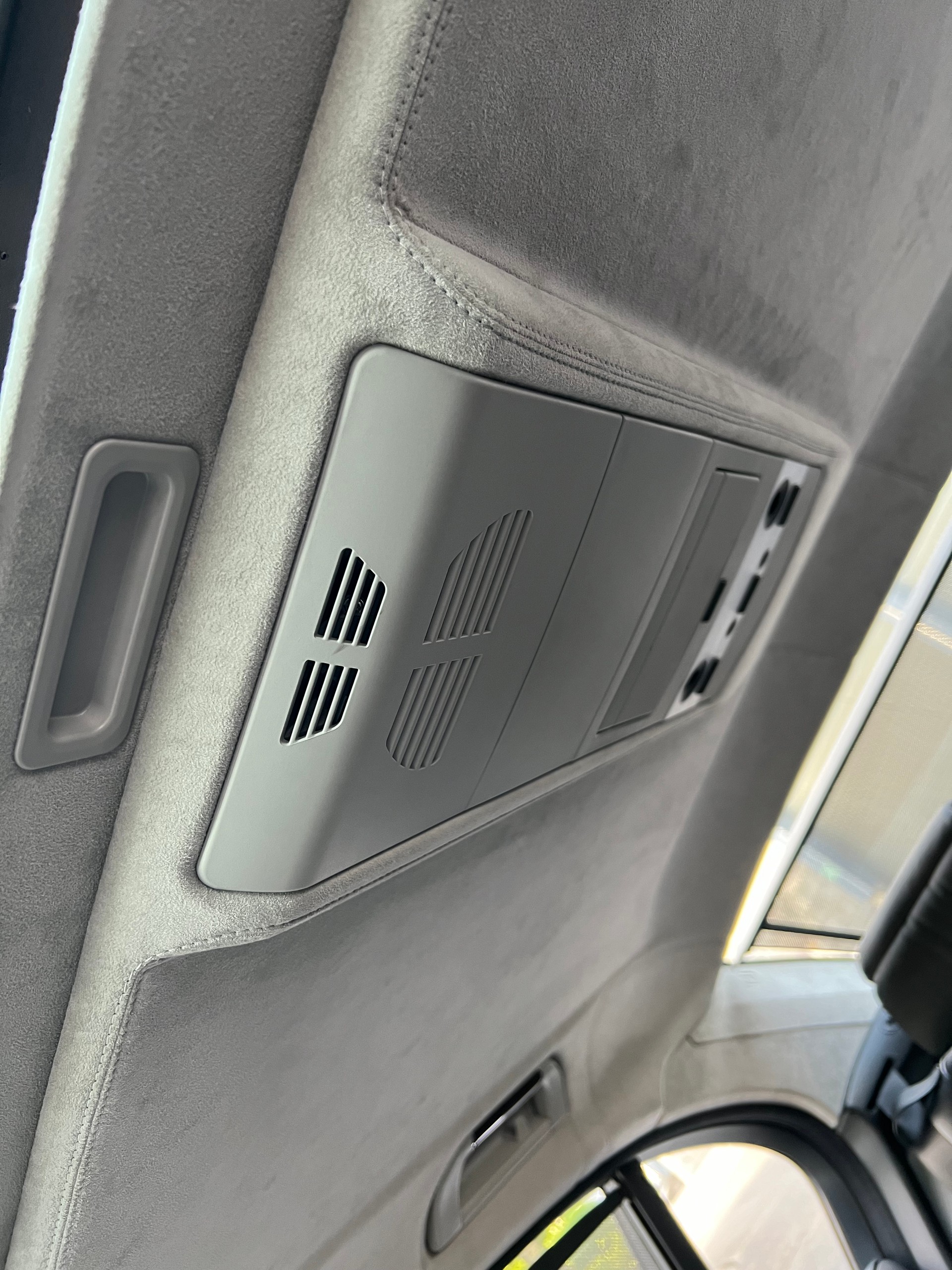 BMW 760i L-image-14