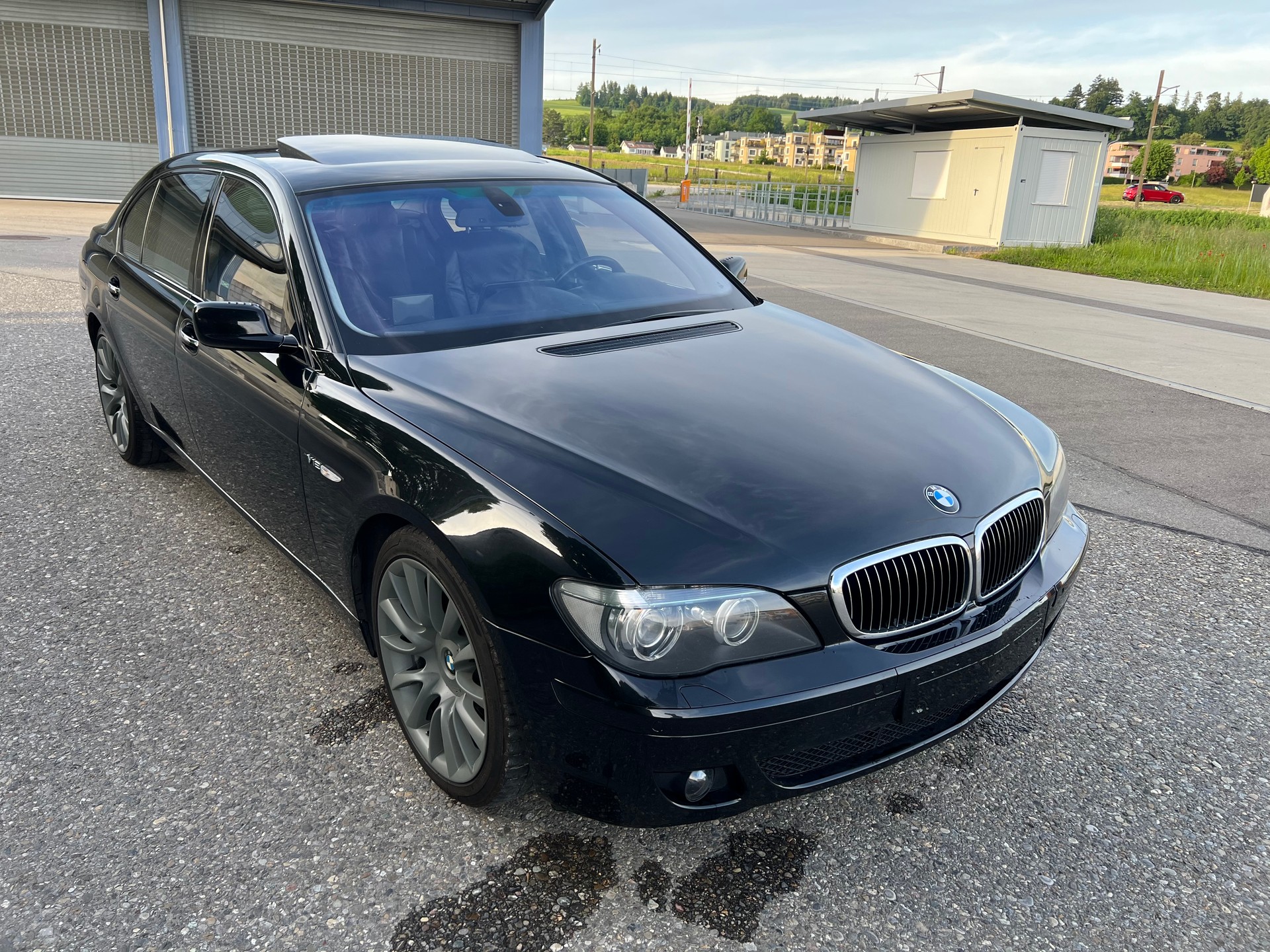 BMW 760i L-image-0