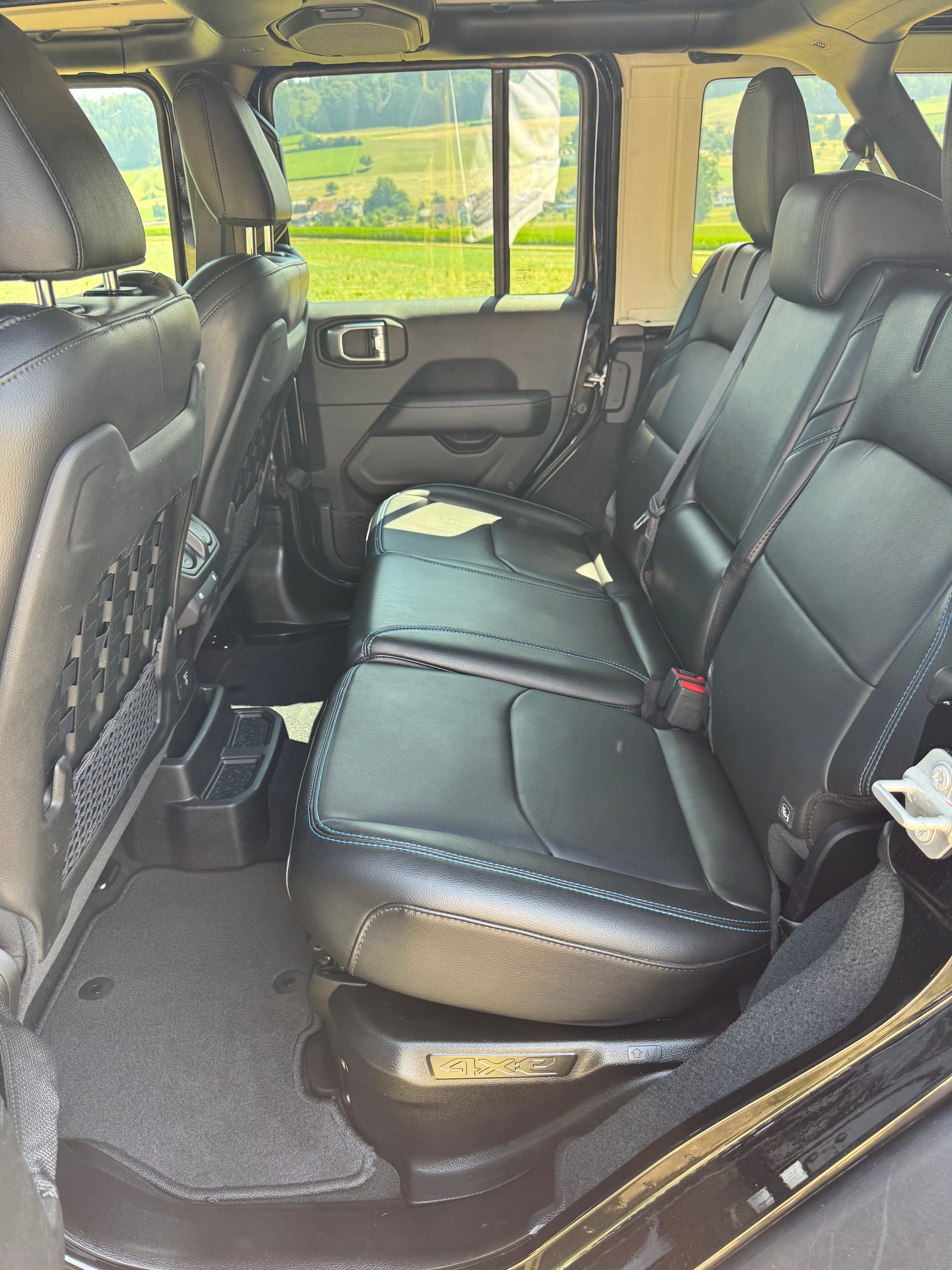 JEEP 2.0 Turbo Rubicon Unlimited 4xe-image-2
