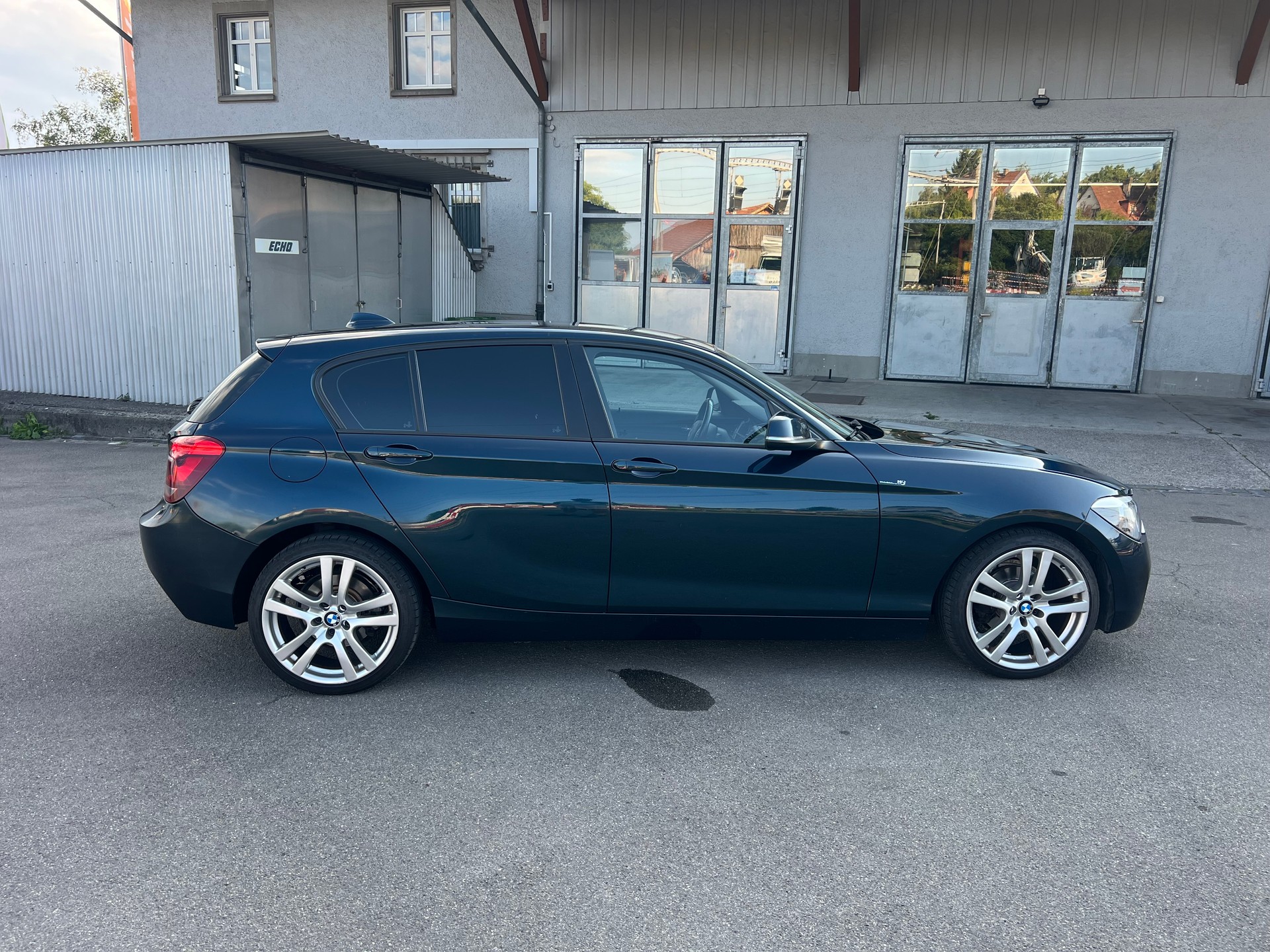 BMW 116d Efficient-Dynamics Edition Urban Line-image-4