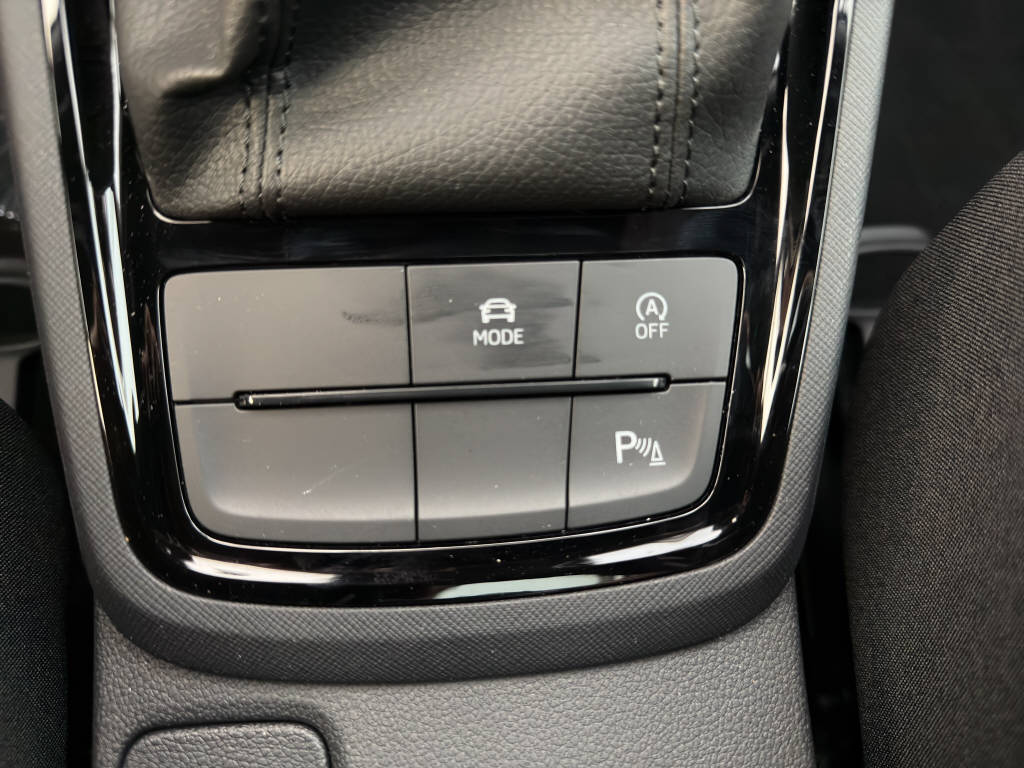 SKODA Kamiq 1.5 TSI Monte Carlo DSG-image-25