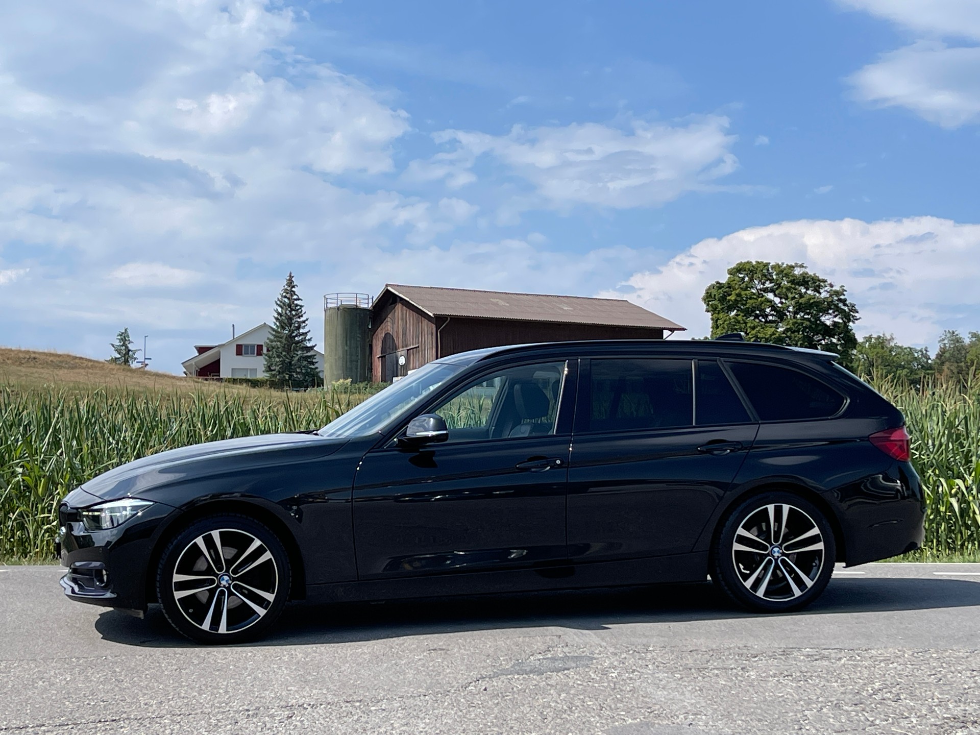 BMW 320d xDrive Touring Edition Sport Line Steptronic-image-1