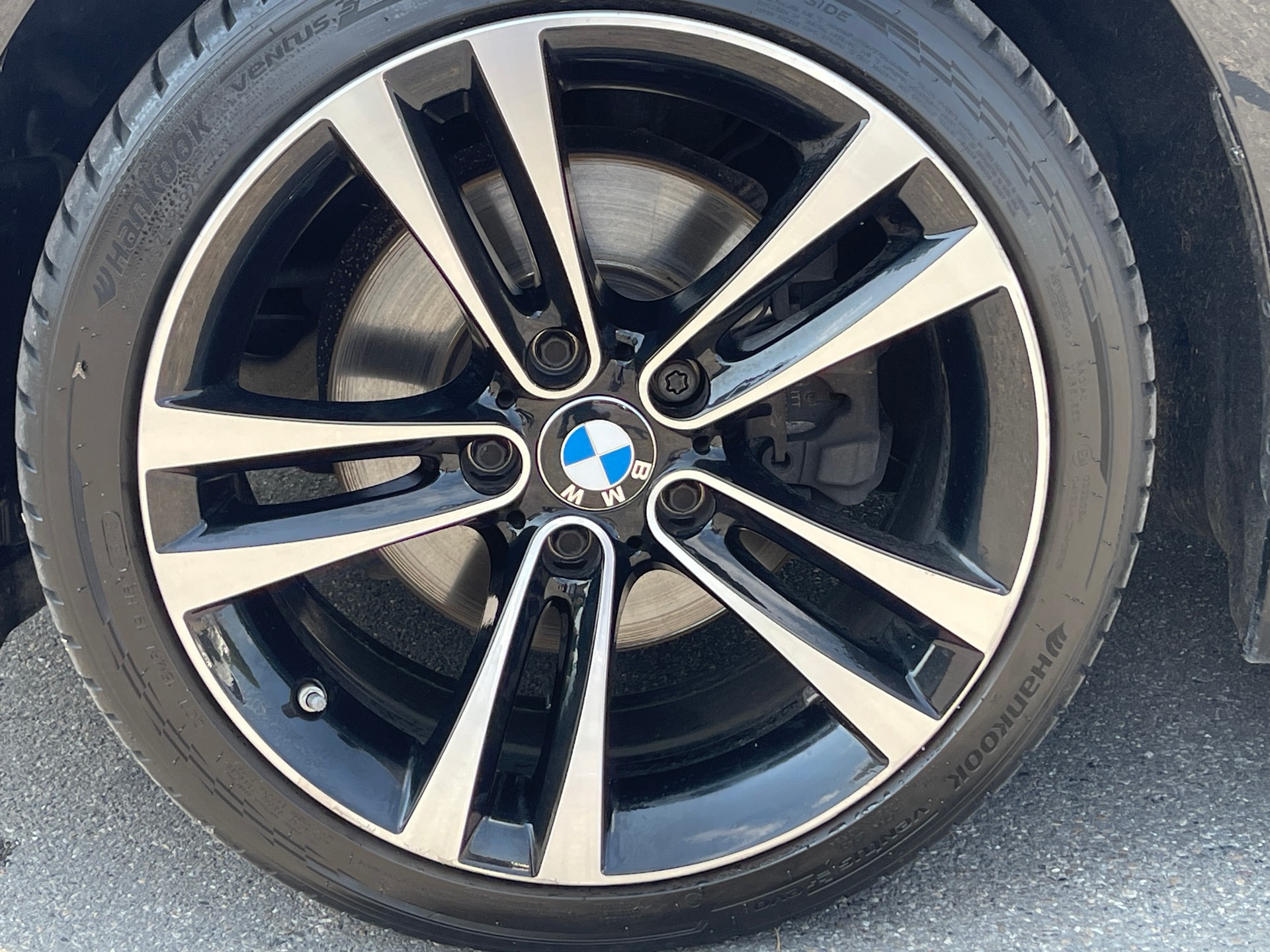 BMW 320d xDrive Touring Edition Sport Line Steptronic-image-4