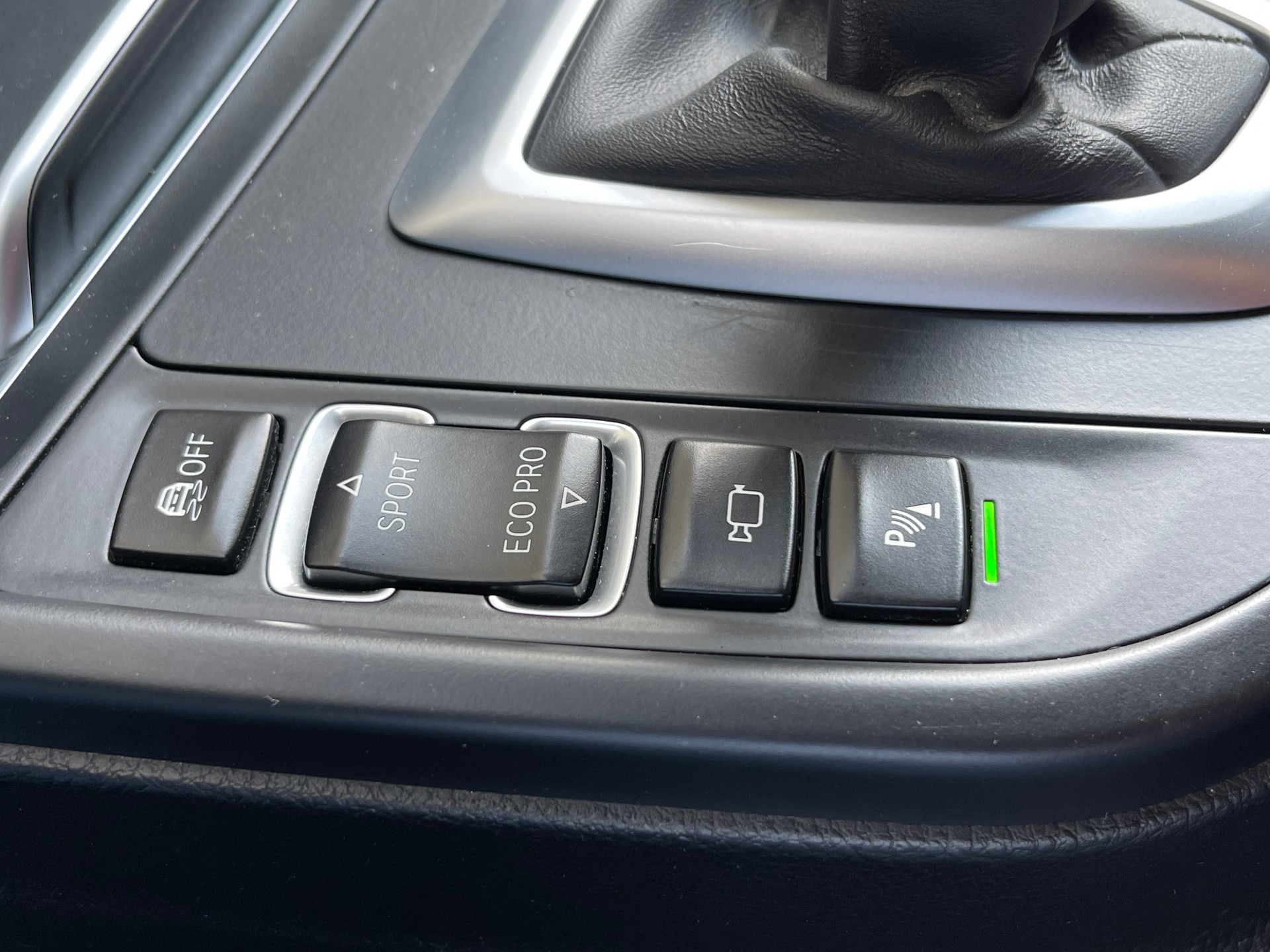 BMW 320d xDrive Touring Edition Sport Line Steptronic-image-16