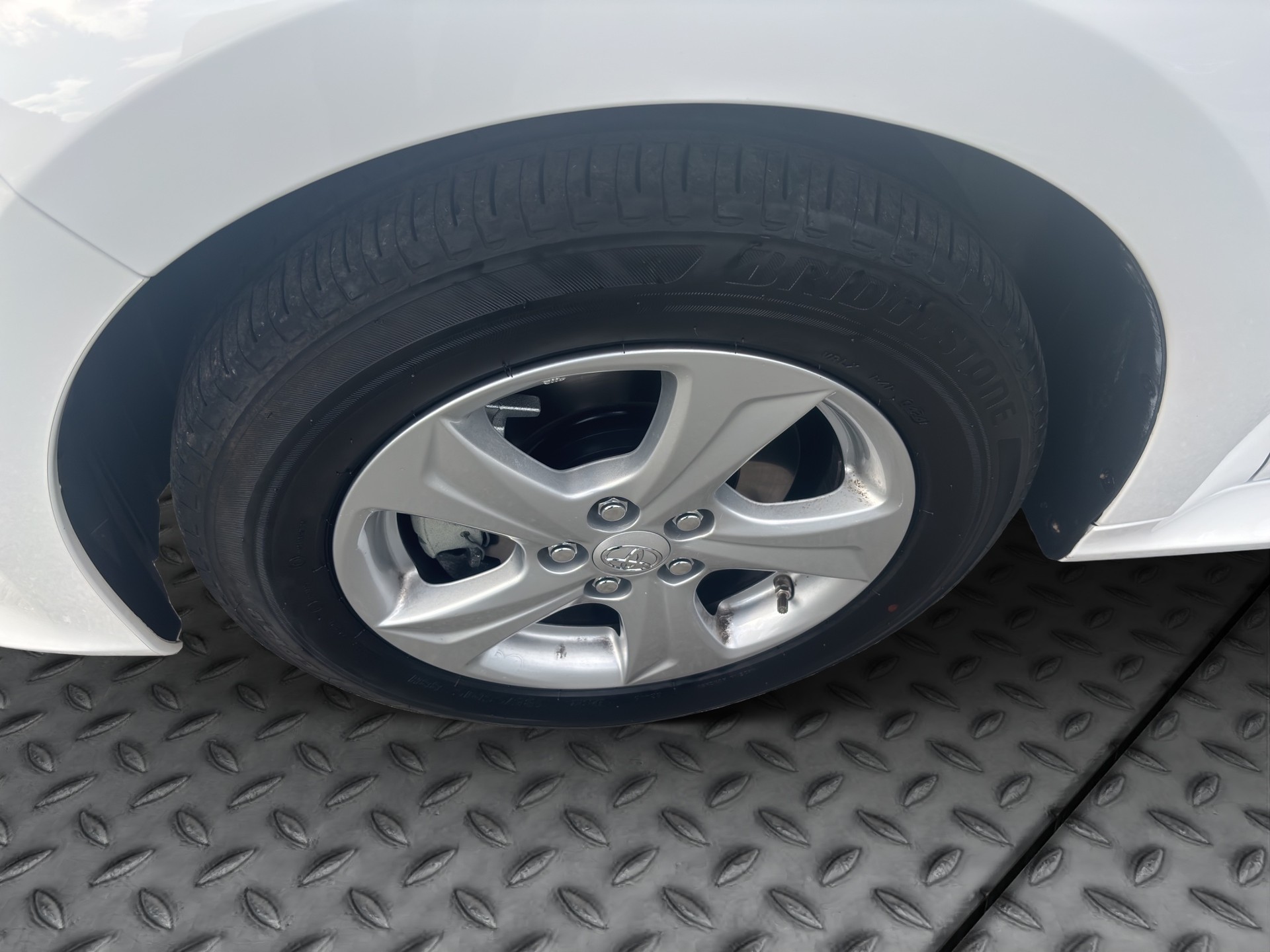 TOYOTA Yaris 1.5 Comfort e-CVT-image-16