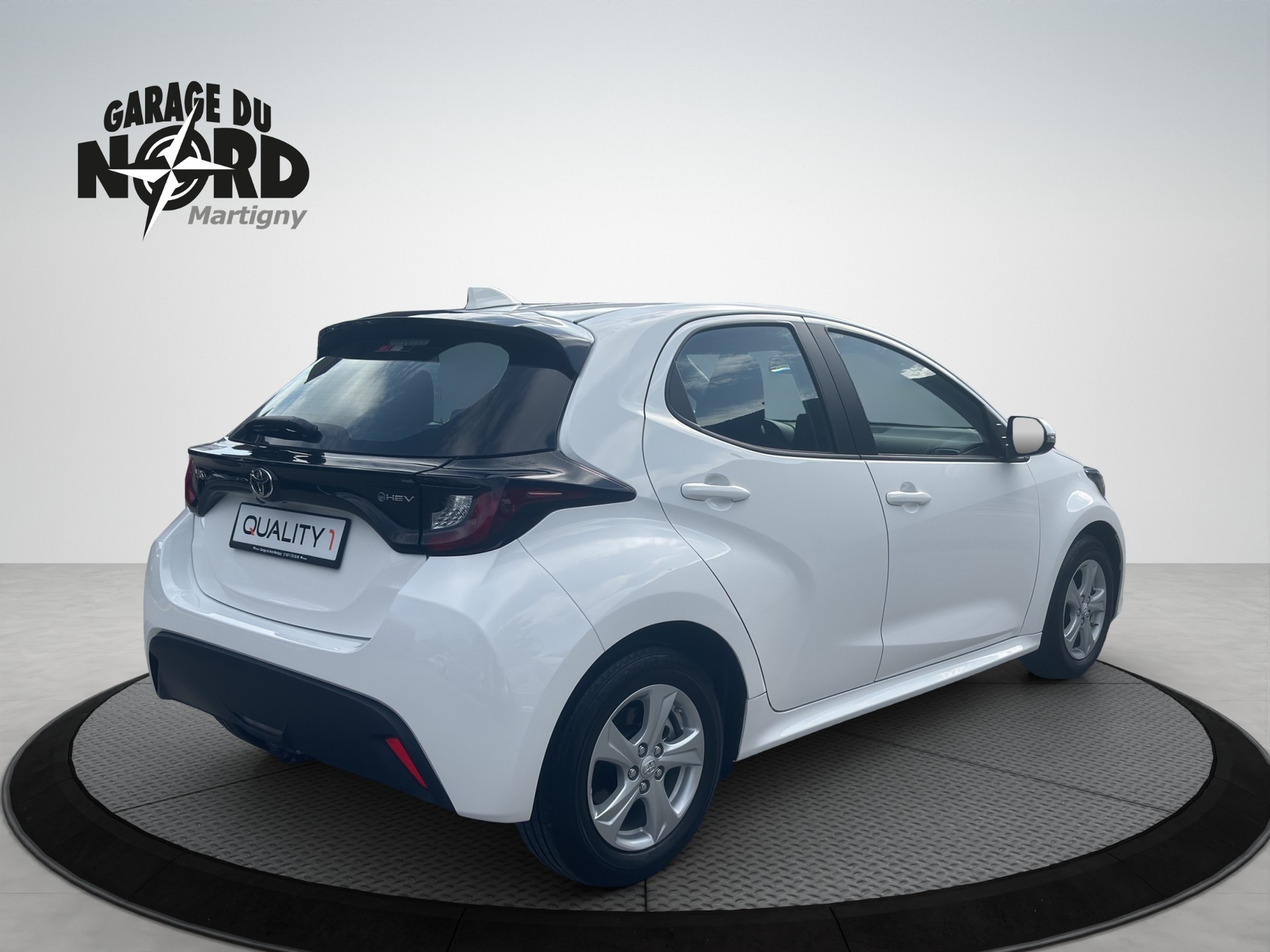TOYOTA Yaris 1.5 Comfort e-CVT-image-5