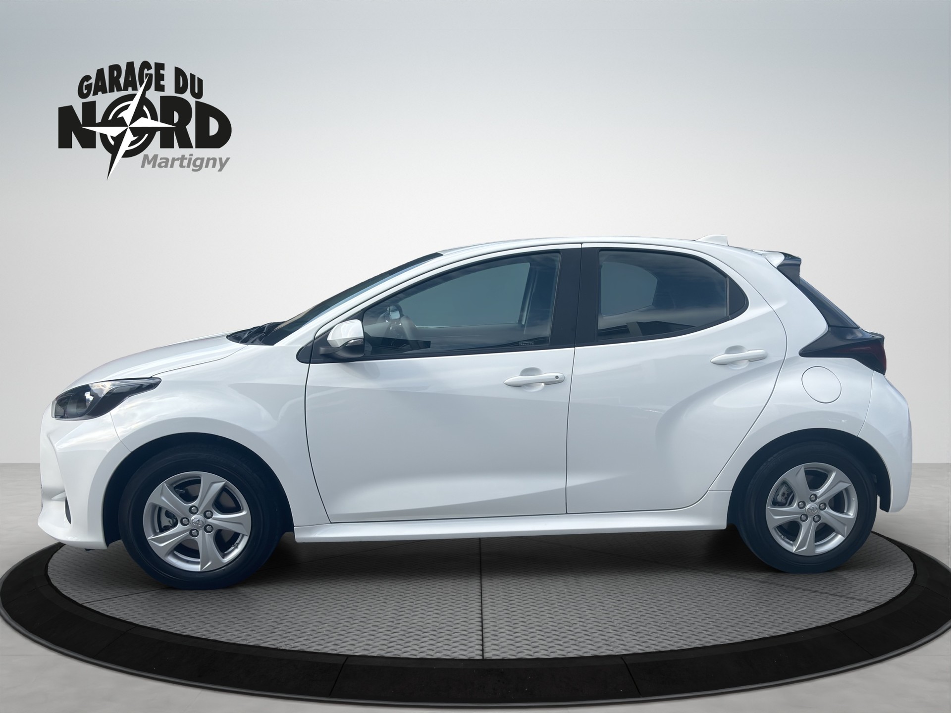 TOYOTA Yaris 1.5 Comfort e-CVT-image-2