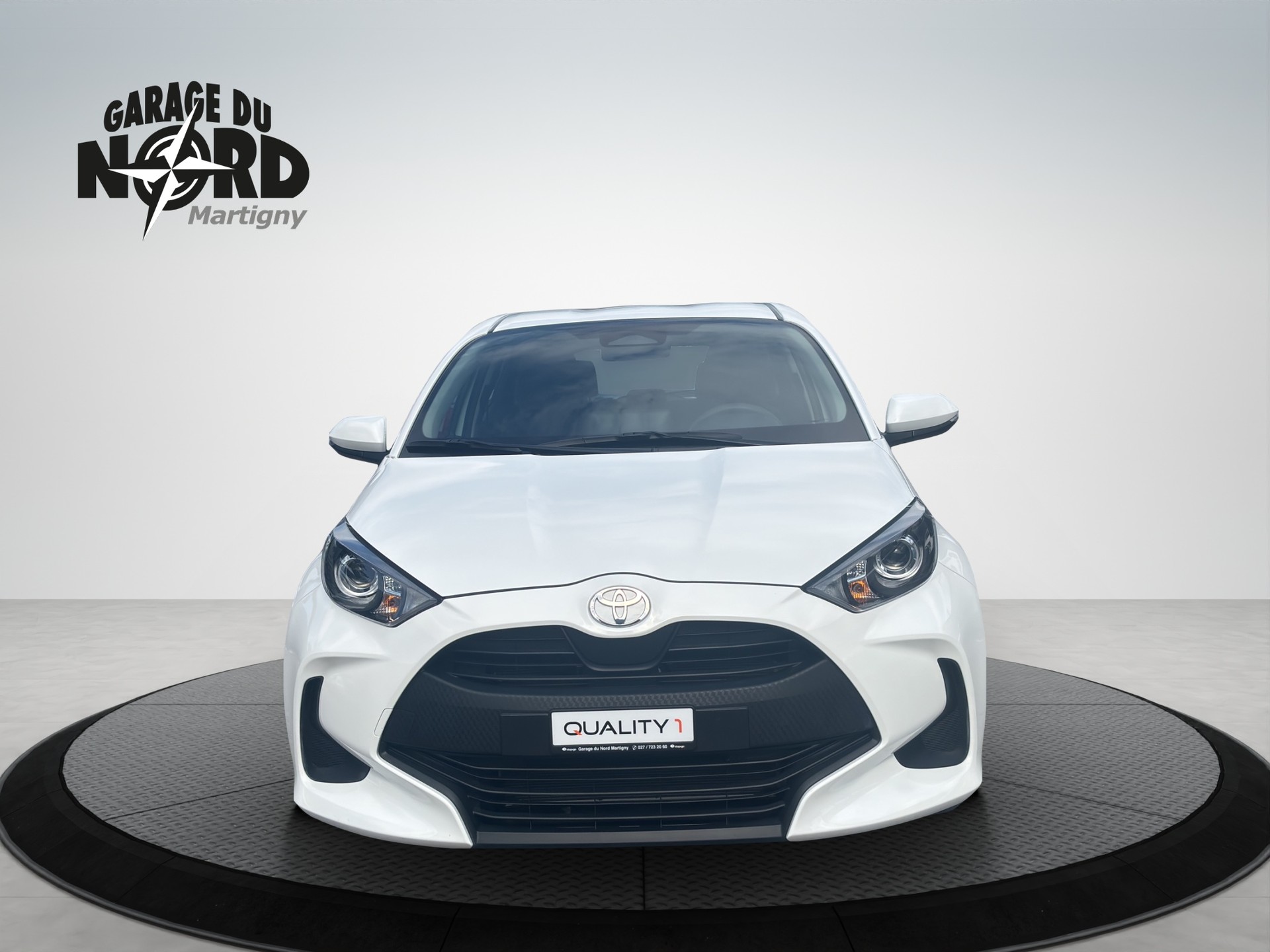 TOYOTA Yaris 1.5 Comfort e-CVT-image-1