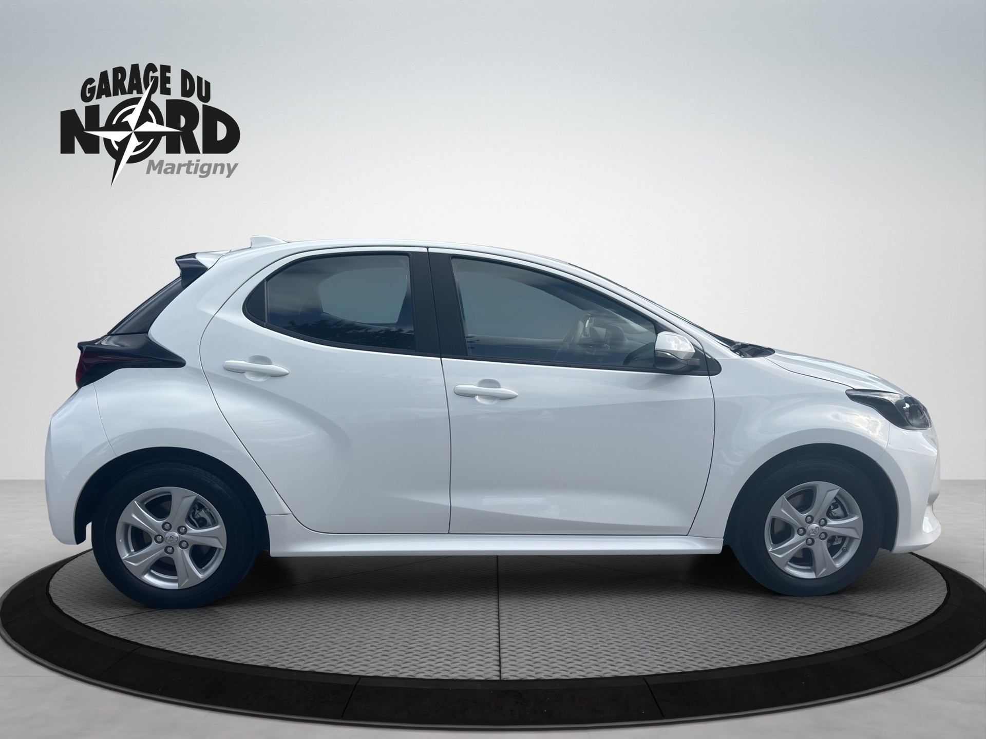 TOYOTA Yaris 1.5 Comfort e-CVT-image-6