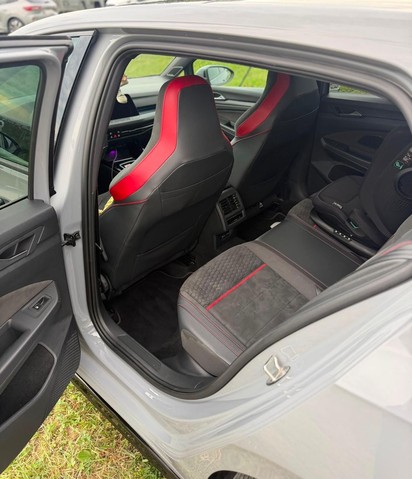 VW 2.0 TSI GTI Clubsport DSG-image-3