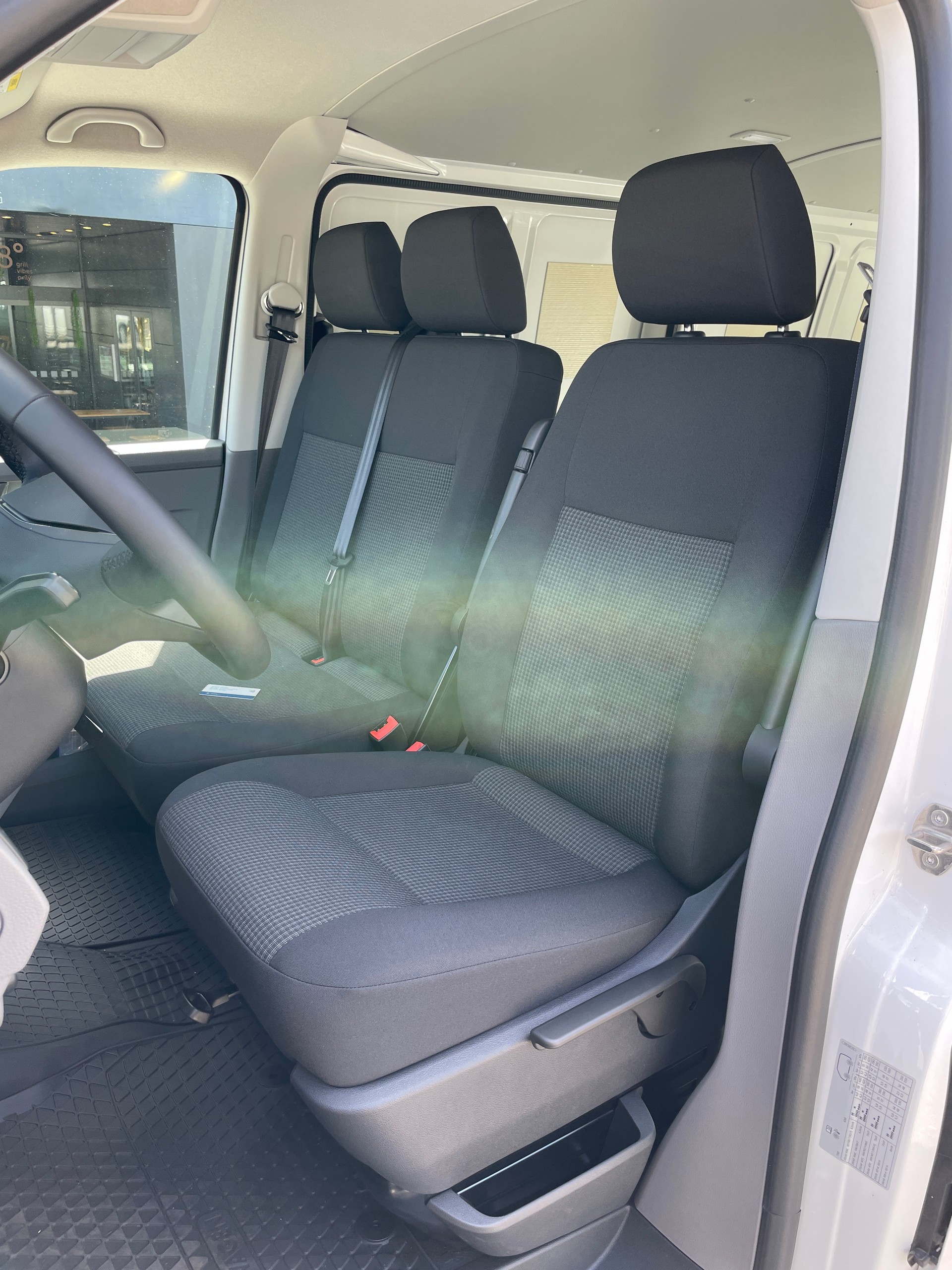 VW T6.1 2.0 TDI 4Motion DSG Langer Radstand-image-13