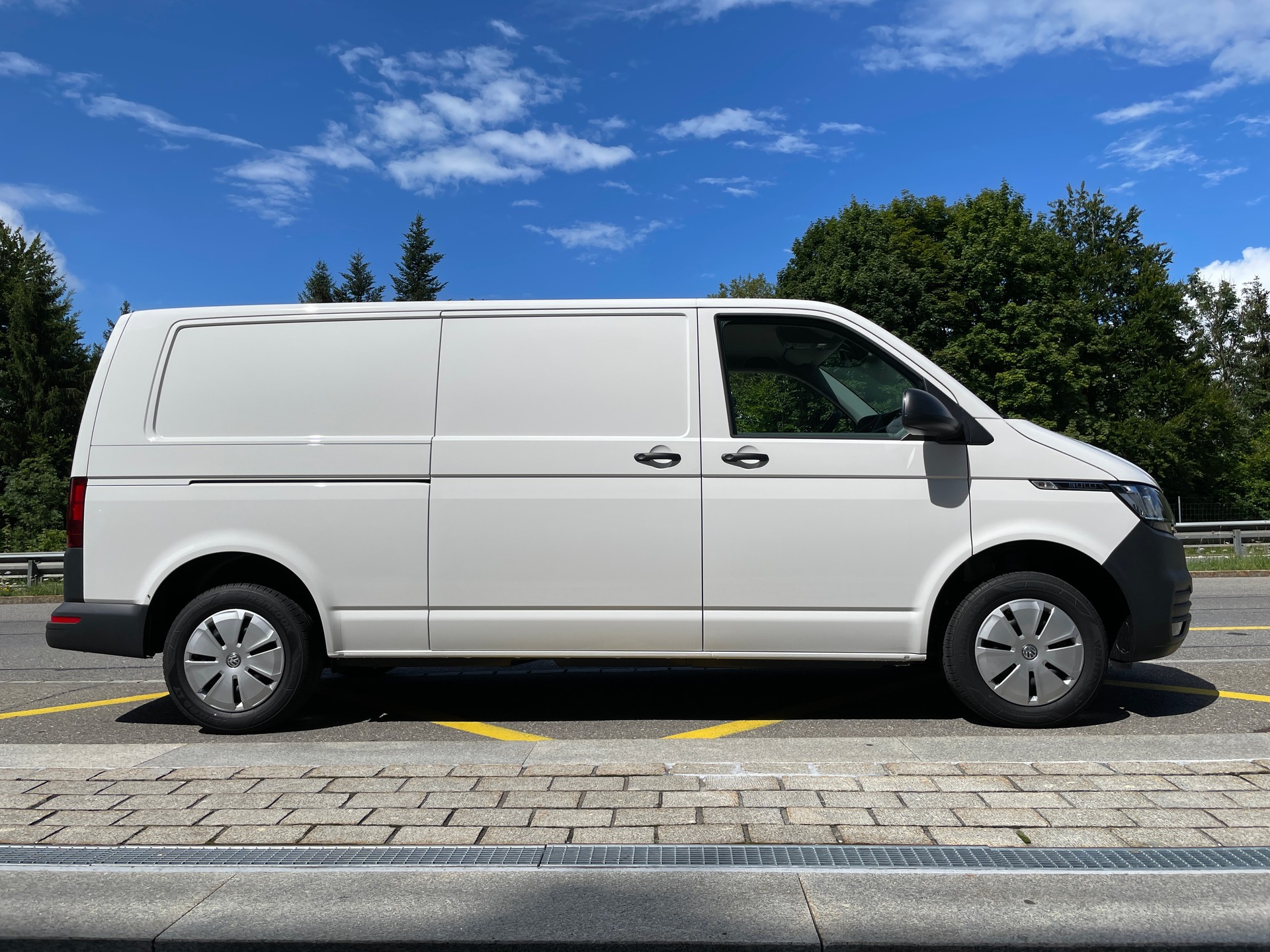VW T6.1 2.0 TDI 4Motion DSG Langer Radstand-image-3