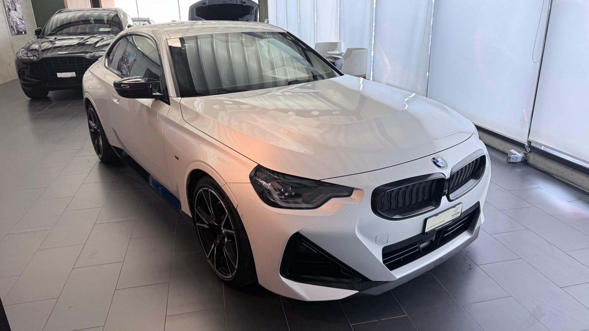 BMW M240i xDrive Coupé-image-1