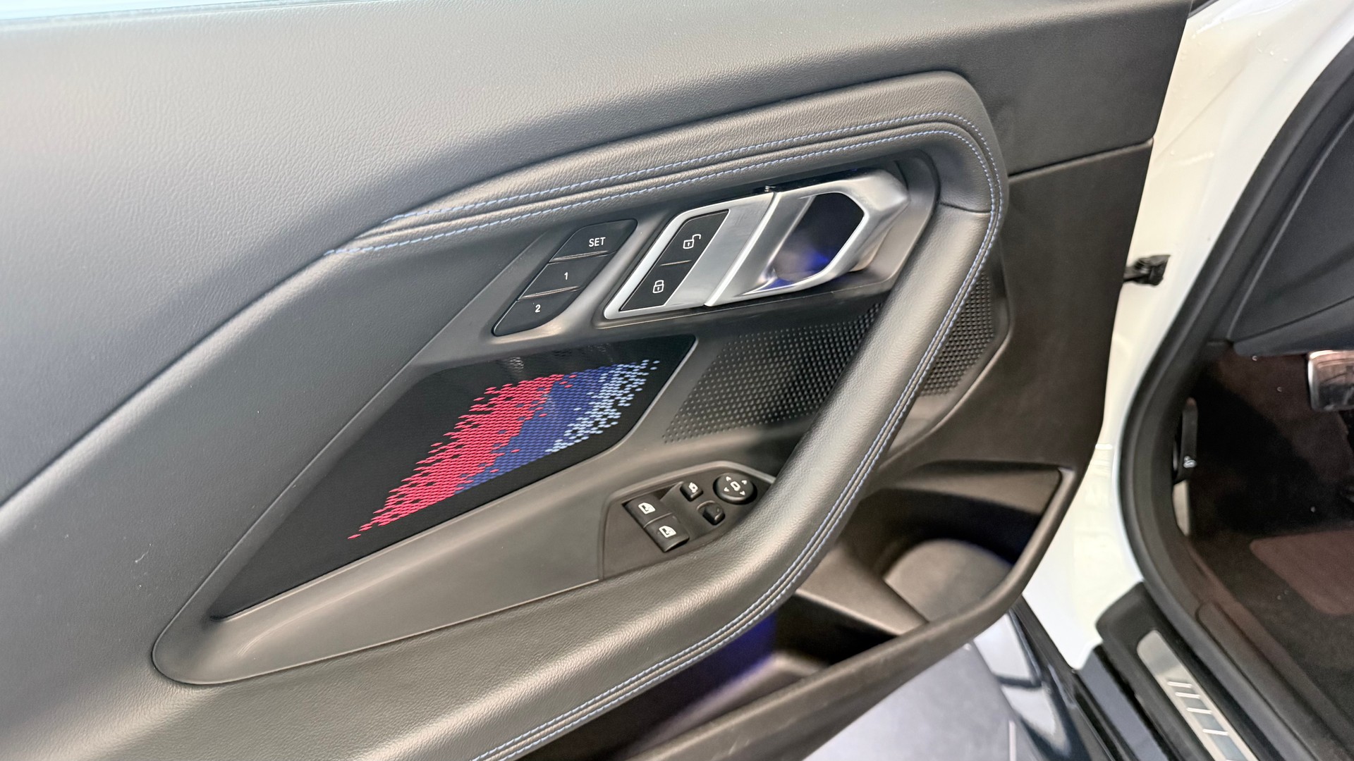 BMW M240i xDrive Coupé-image-10