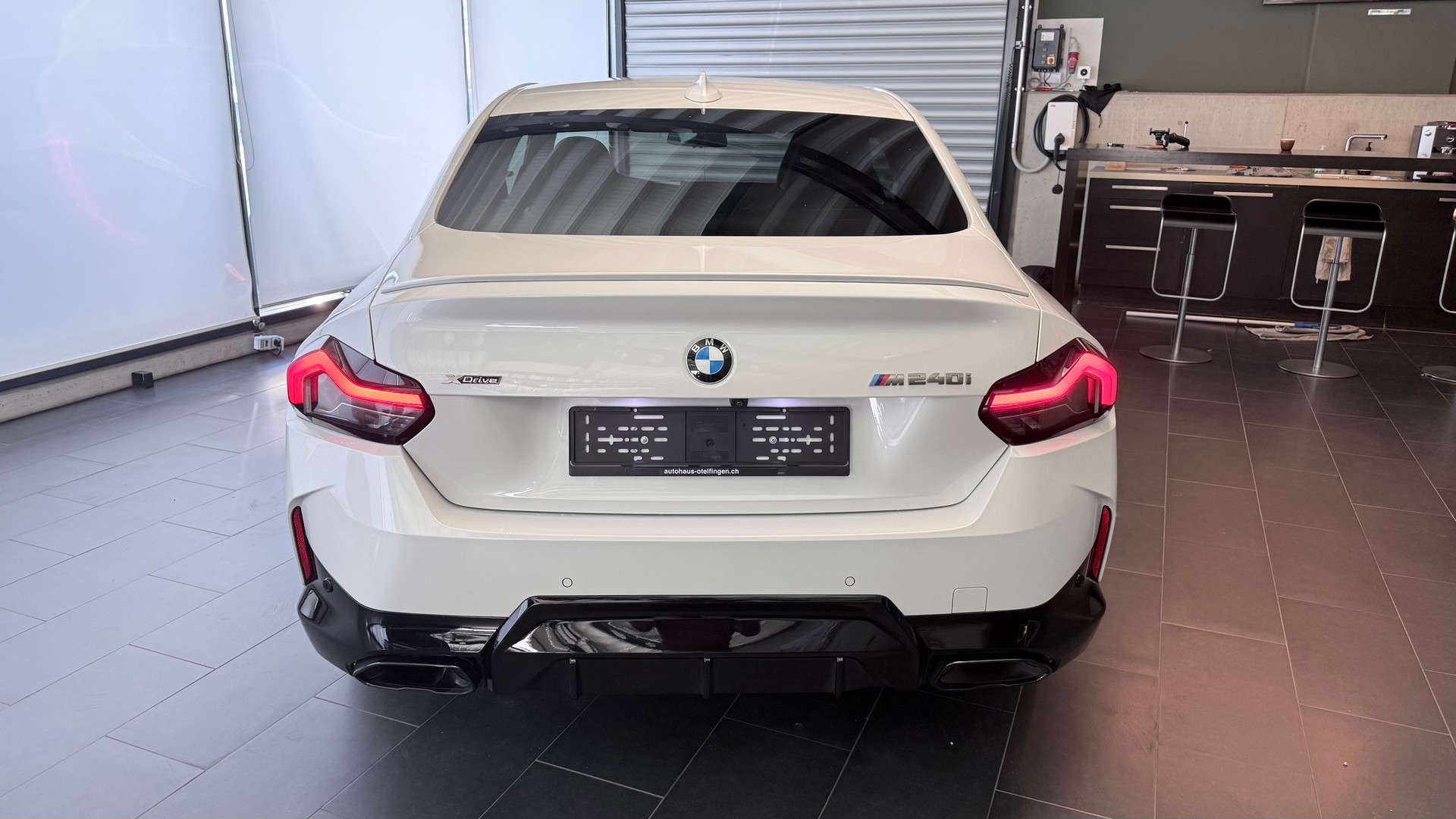 BMW M240i xDrive Coupé-image-19