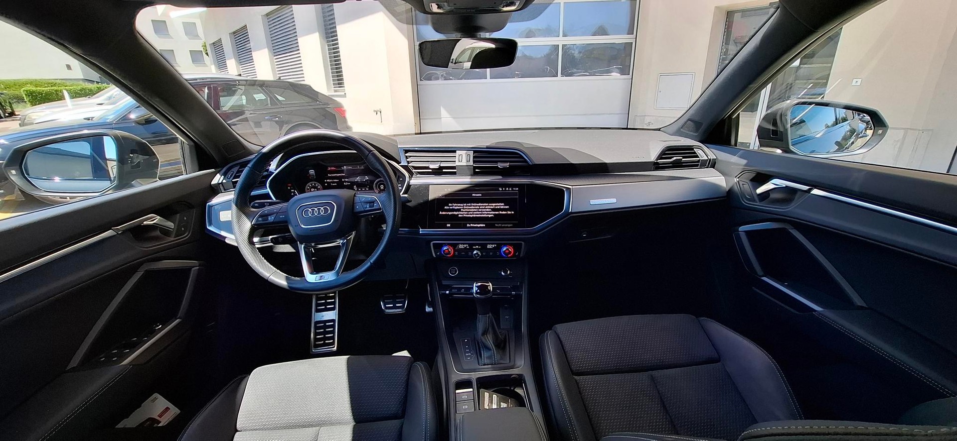 AUDI Q3 Sportback 45 TFSI S line quattro S-tronic-image-9