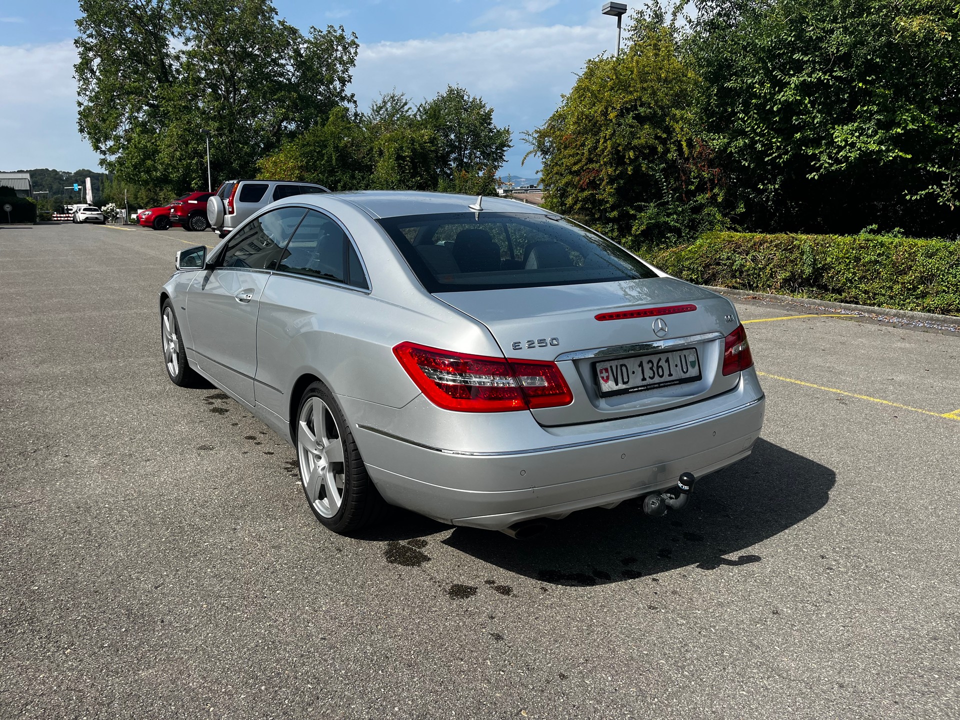 MERCEDES-BENZ E 250 CGI BlueEfficiency Automatic-image-7