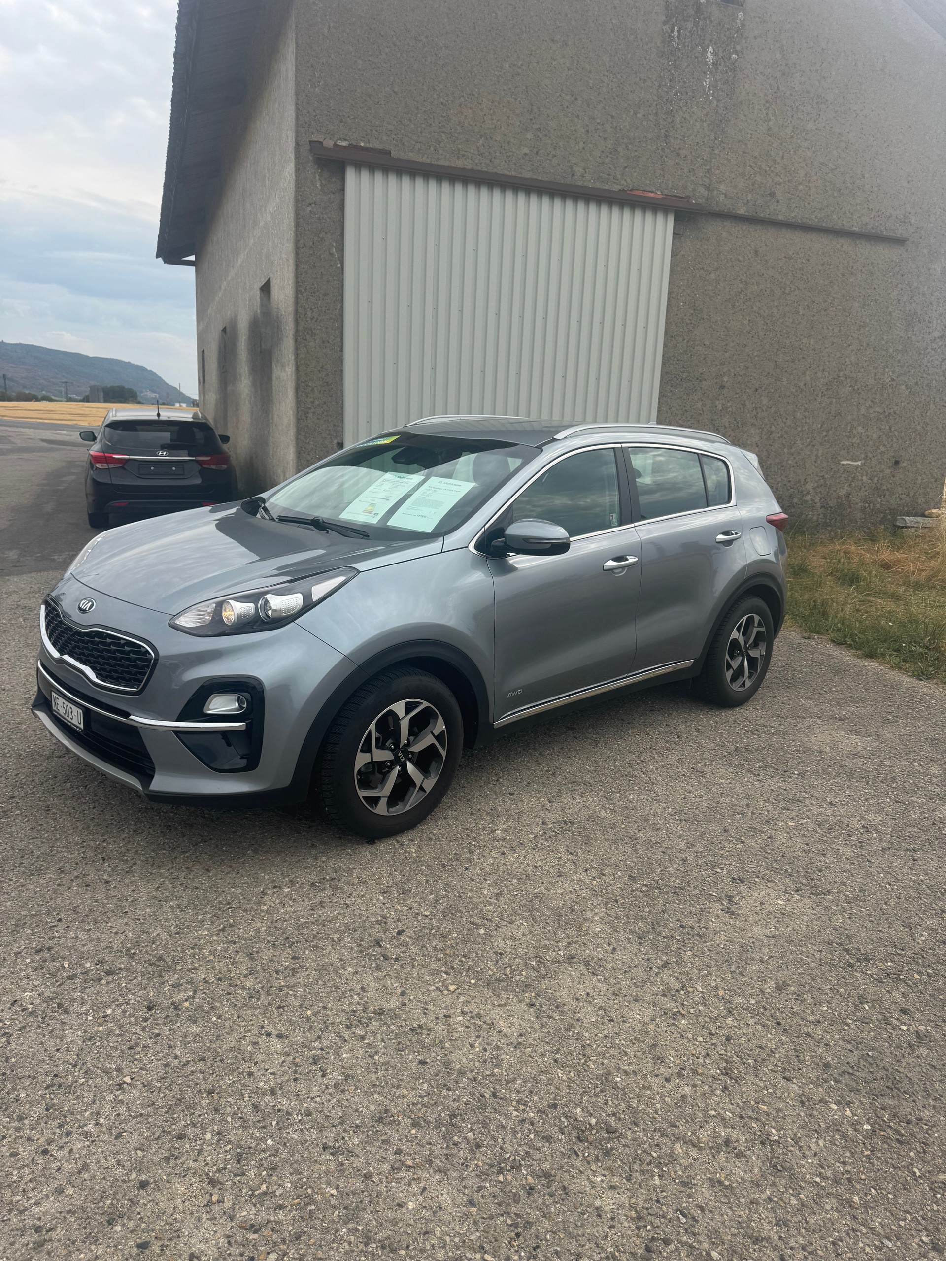 KIA Sportage 1.6 T-GDi Trend 4WD Automat-image-0