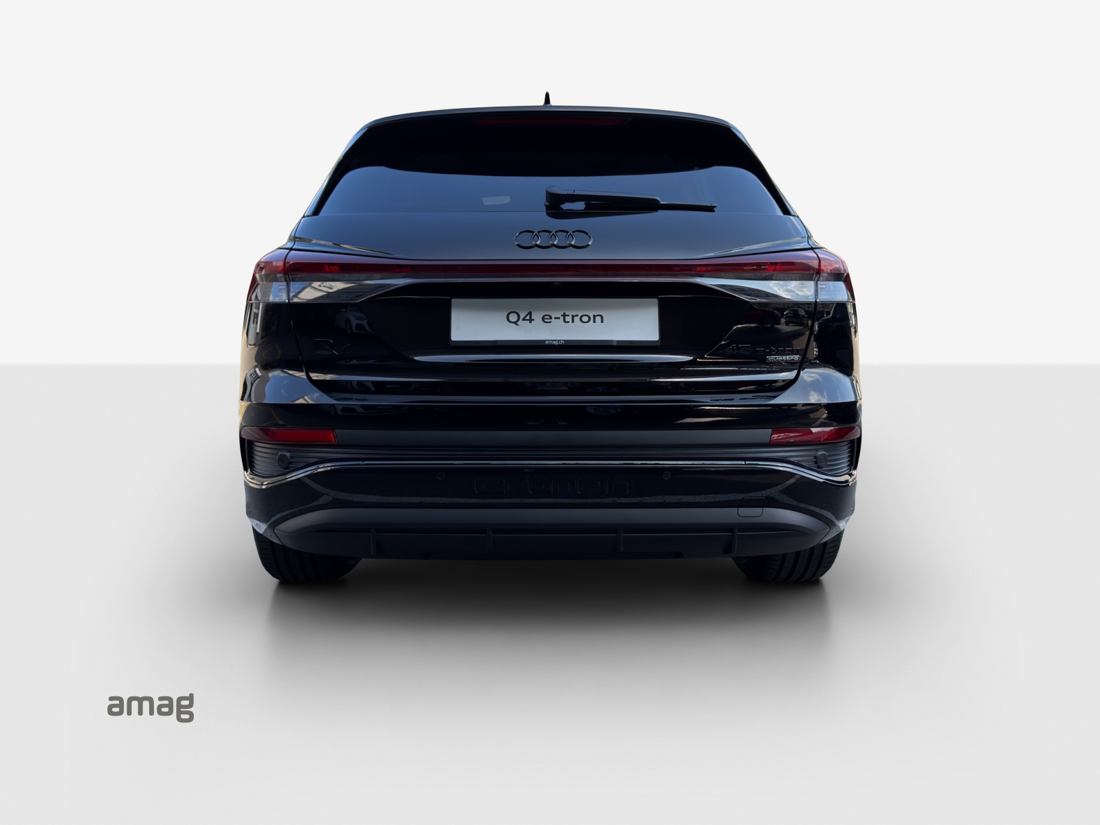 AUDI Q4 e-tron 45 Attraction quattro-image-3