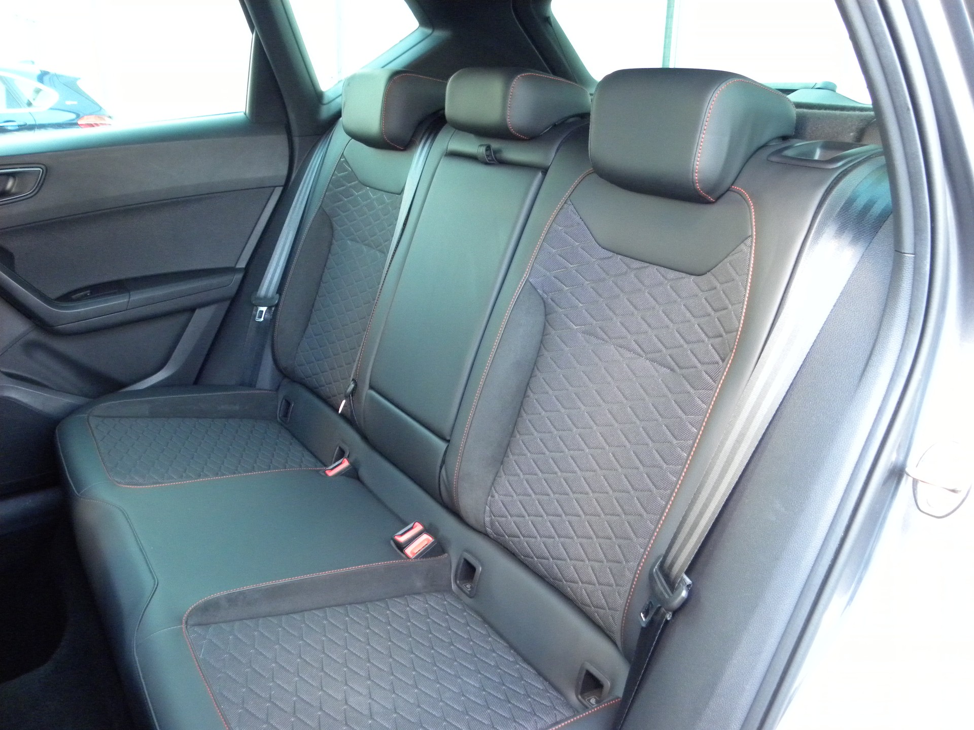 SEAT Ateca 1.5 TSI EVO DSG FR-image-9