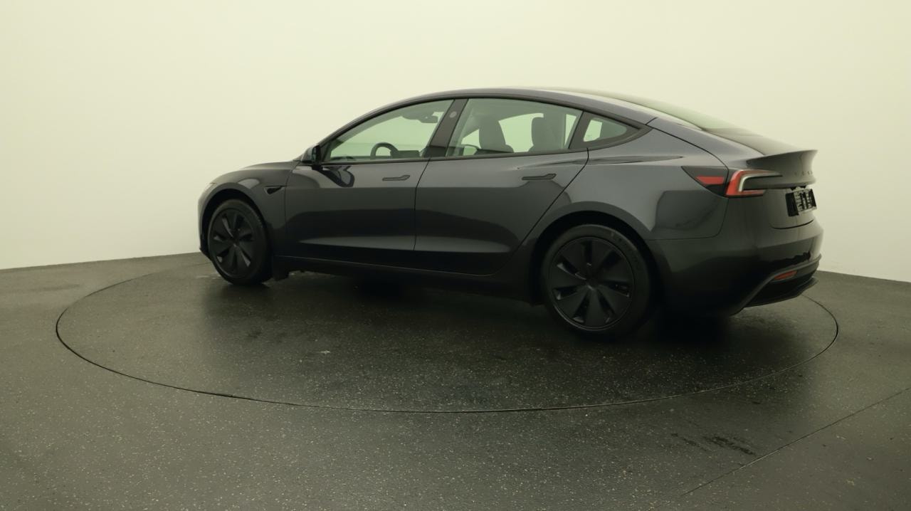 TESLA Model 3 Long Range RWD-showroom-element-2