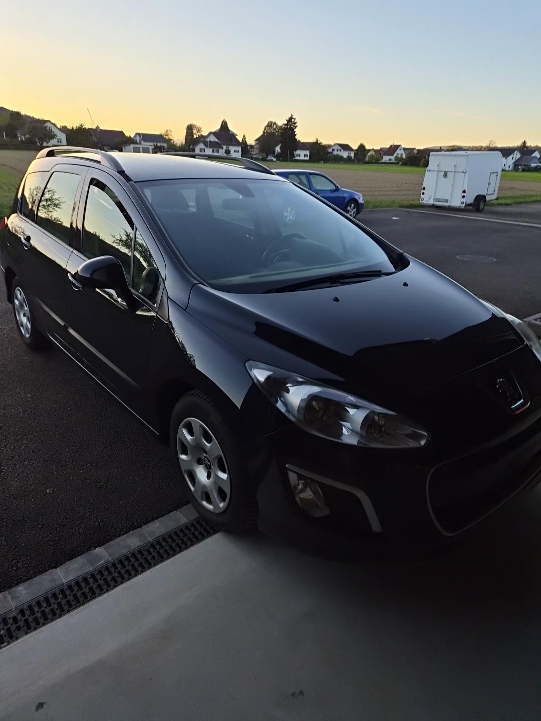PEUGEOT 308 SW 1.6 HDI Business EGS6-image-1