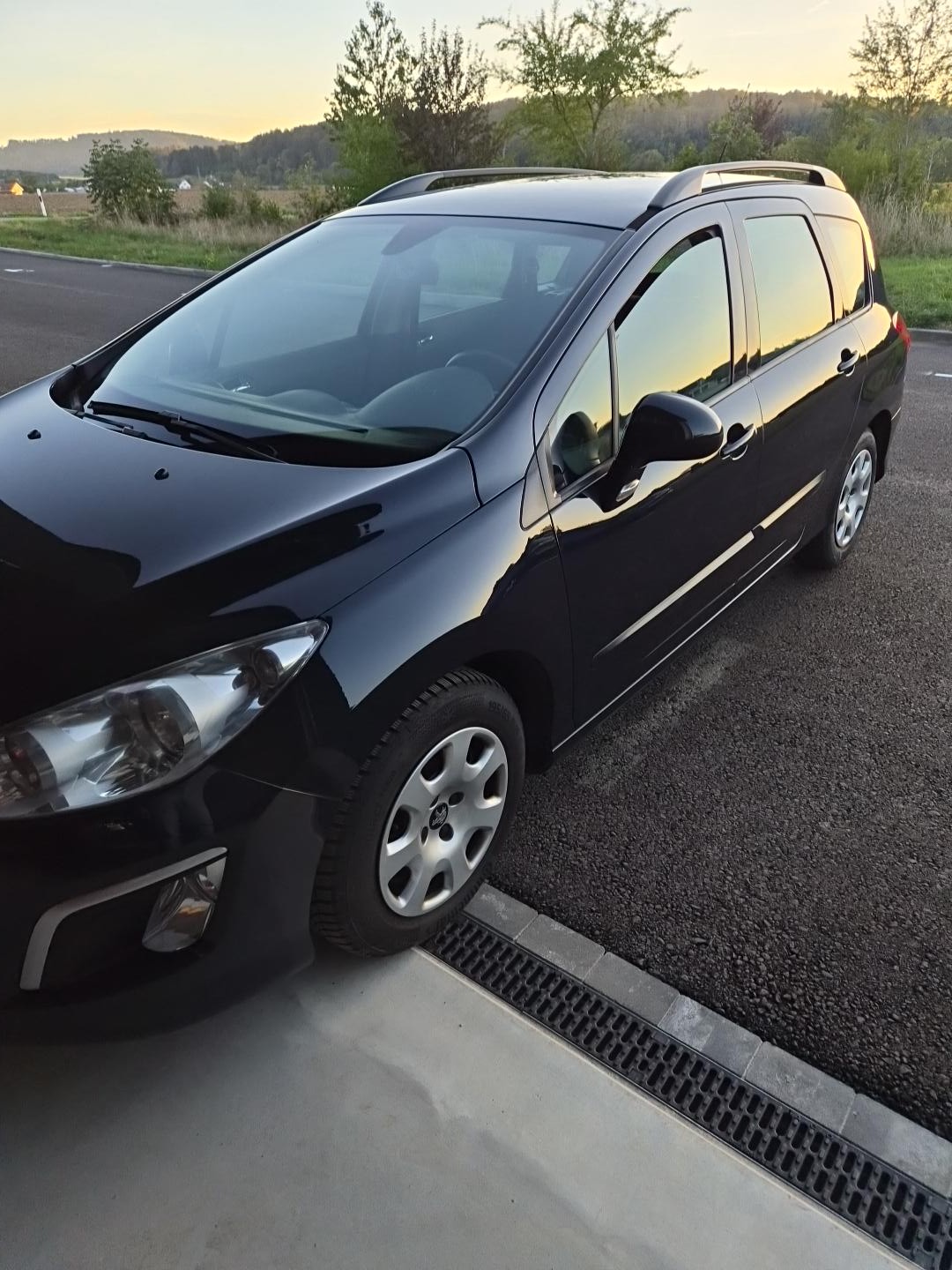 PEUGEOT 308 SW 1.6 HDI Business EGS6-image-0
