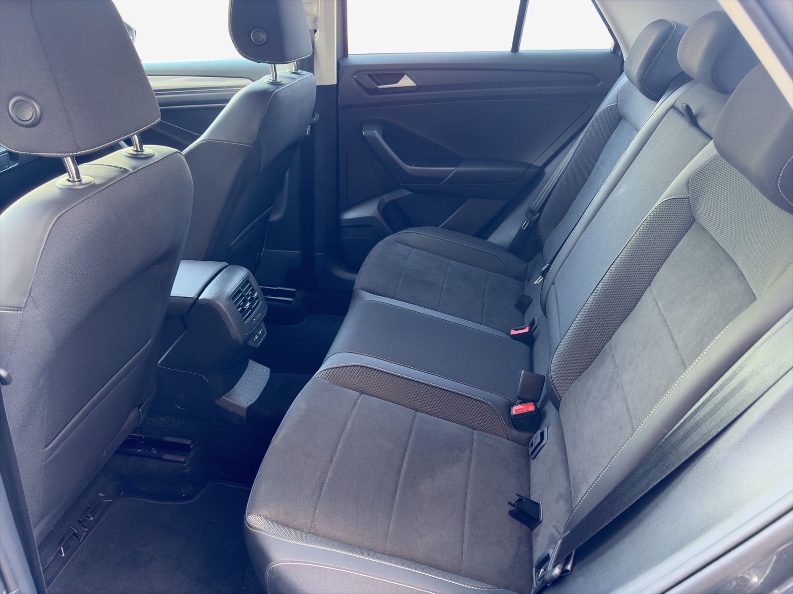 VW T-Roc 2.0 TSI Style DSG 4Motion-image-11
