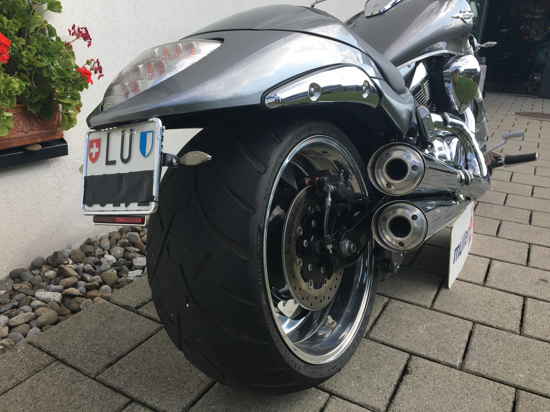 SUZUKI M 1800 R Intruder-image-5