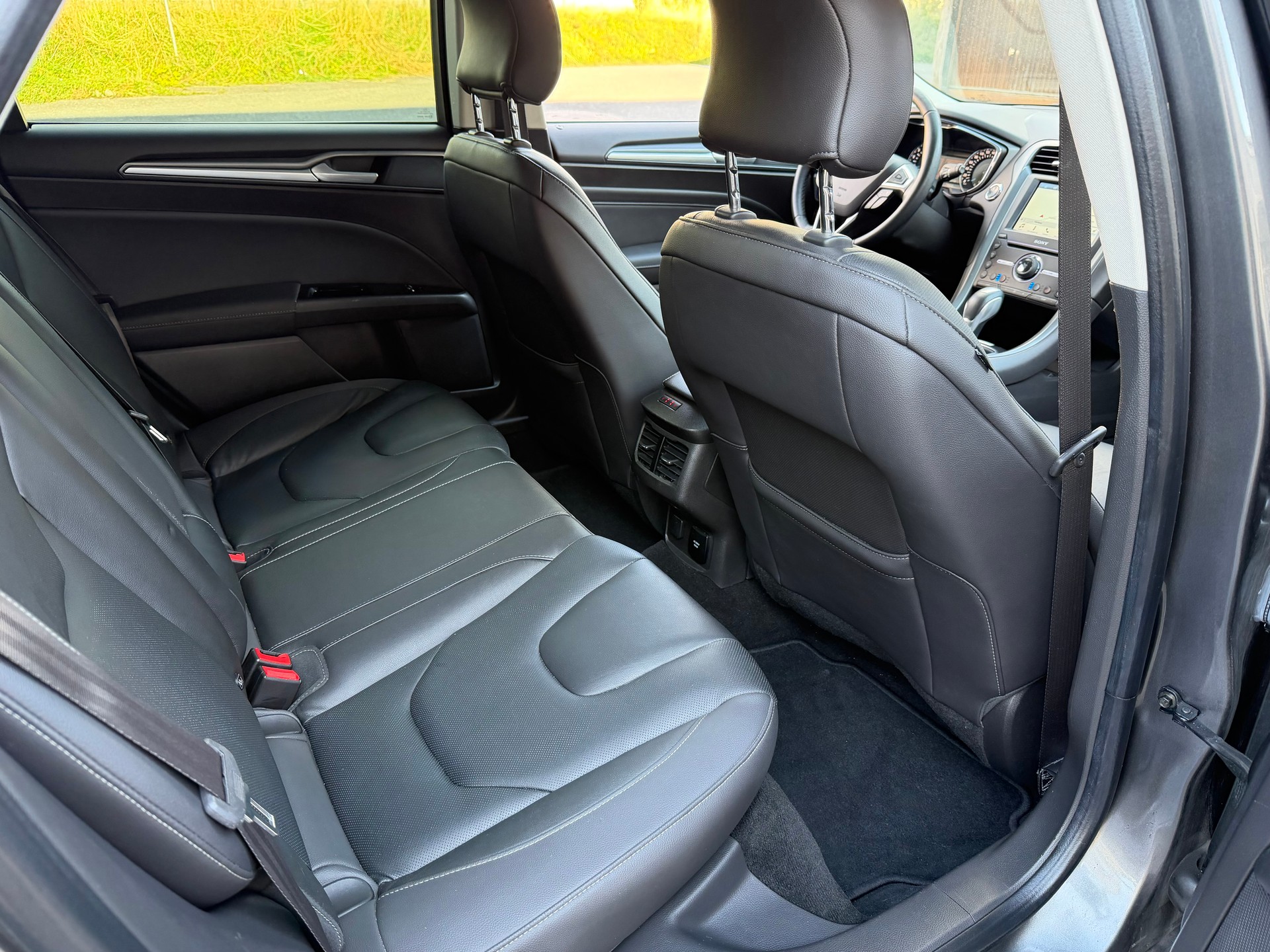 FORD Mondeo 2.0 TDCi Titanium PowerShift-image-11