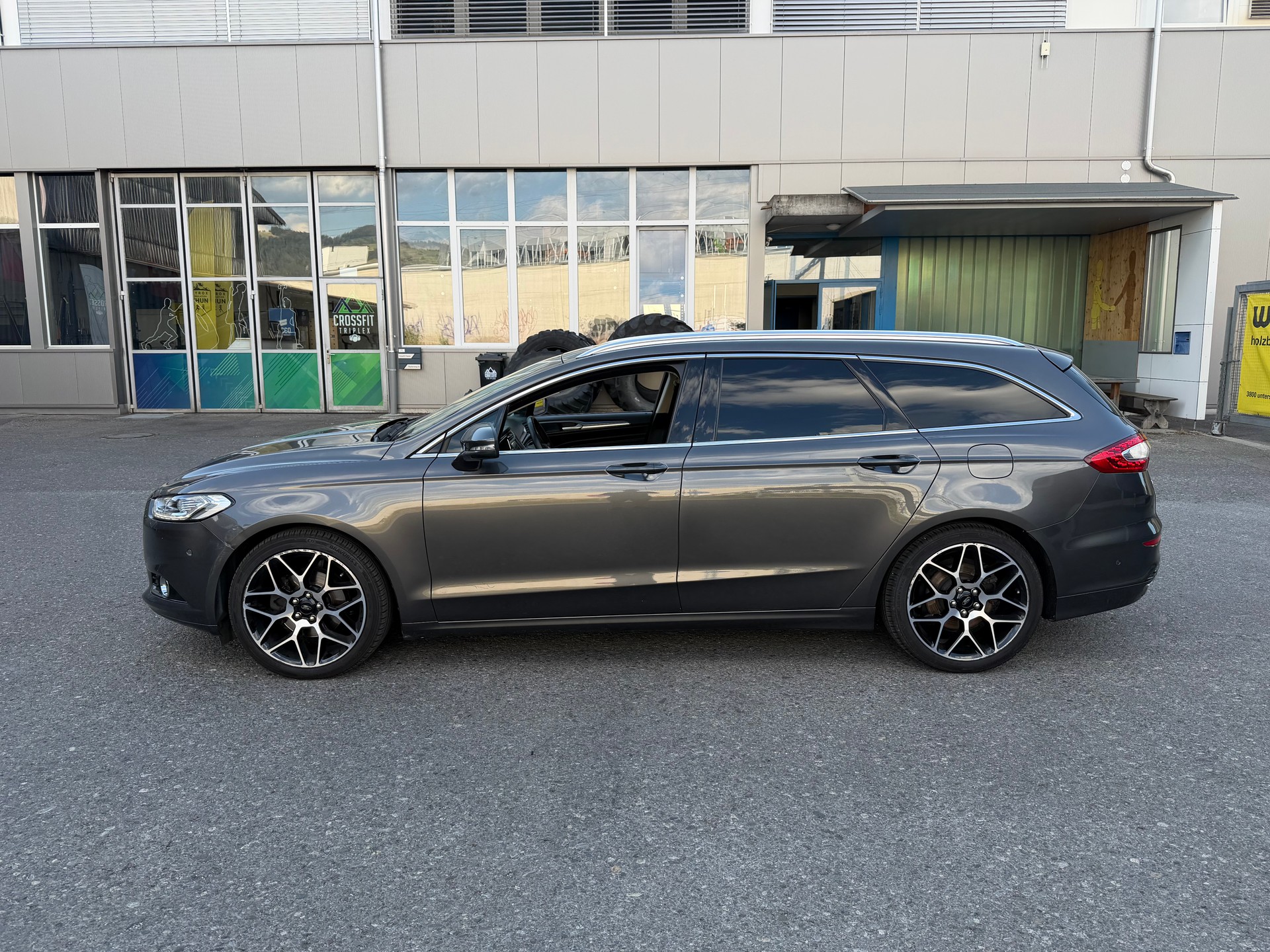 FORD Mondeo 2.0 TDCi Titanium PowerShift-image-2