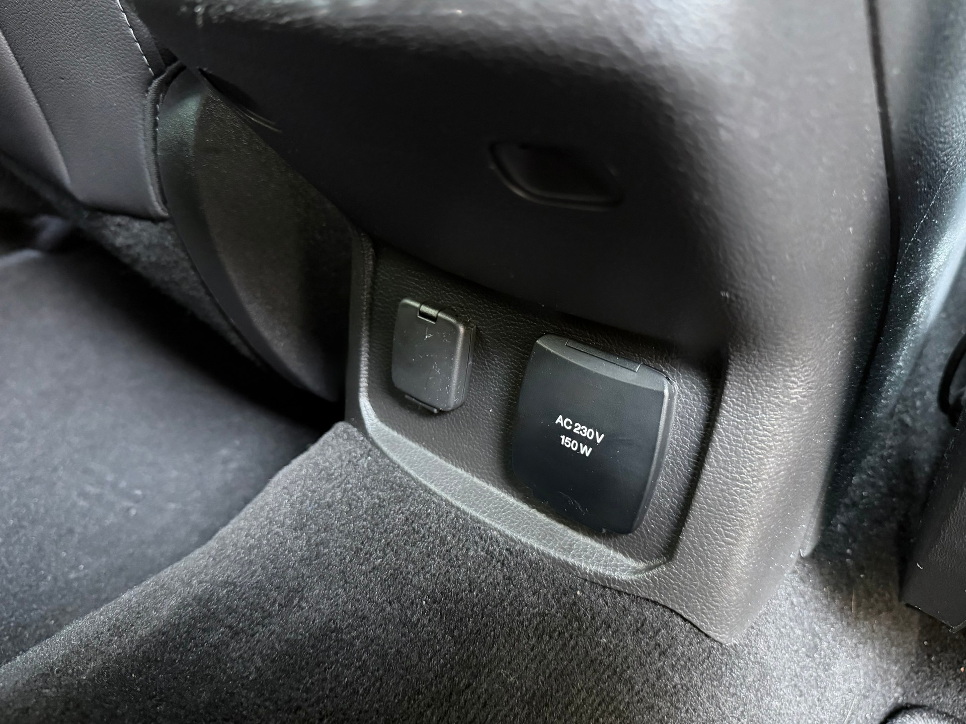 FORD Mondeo 2.0 TDCi Titanium PowerShift-image-13