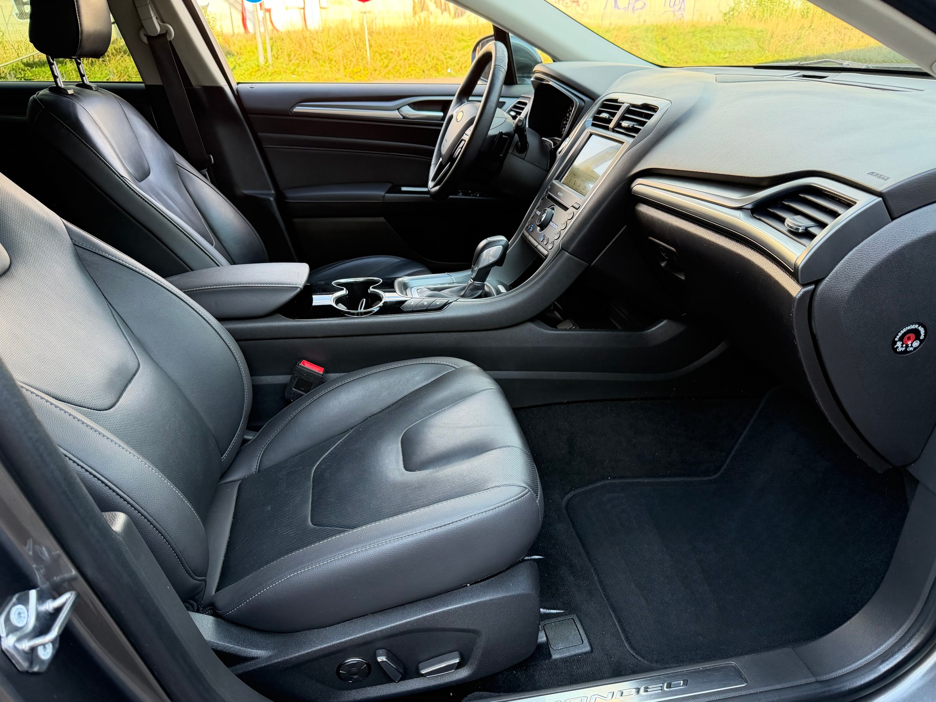 FORD Mondeo 2.0 TDCi Titanium PowerShift-image-10