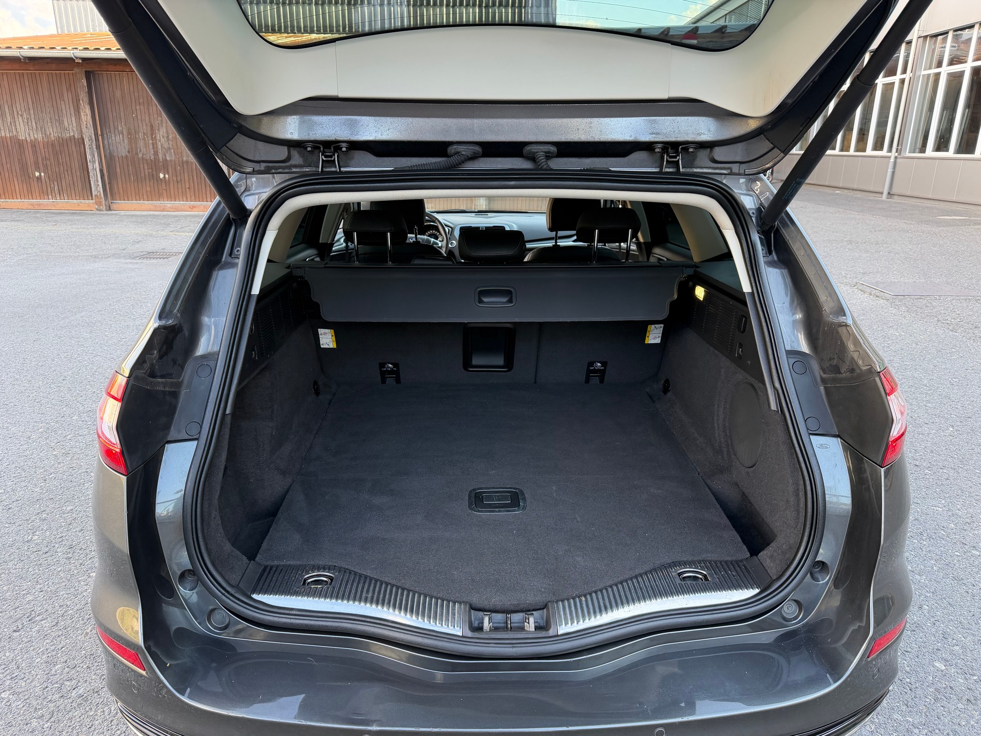 FORD Mondeo 2.0 TDCi Titanium PowerShift-image-15