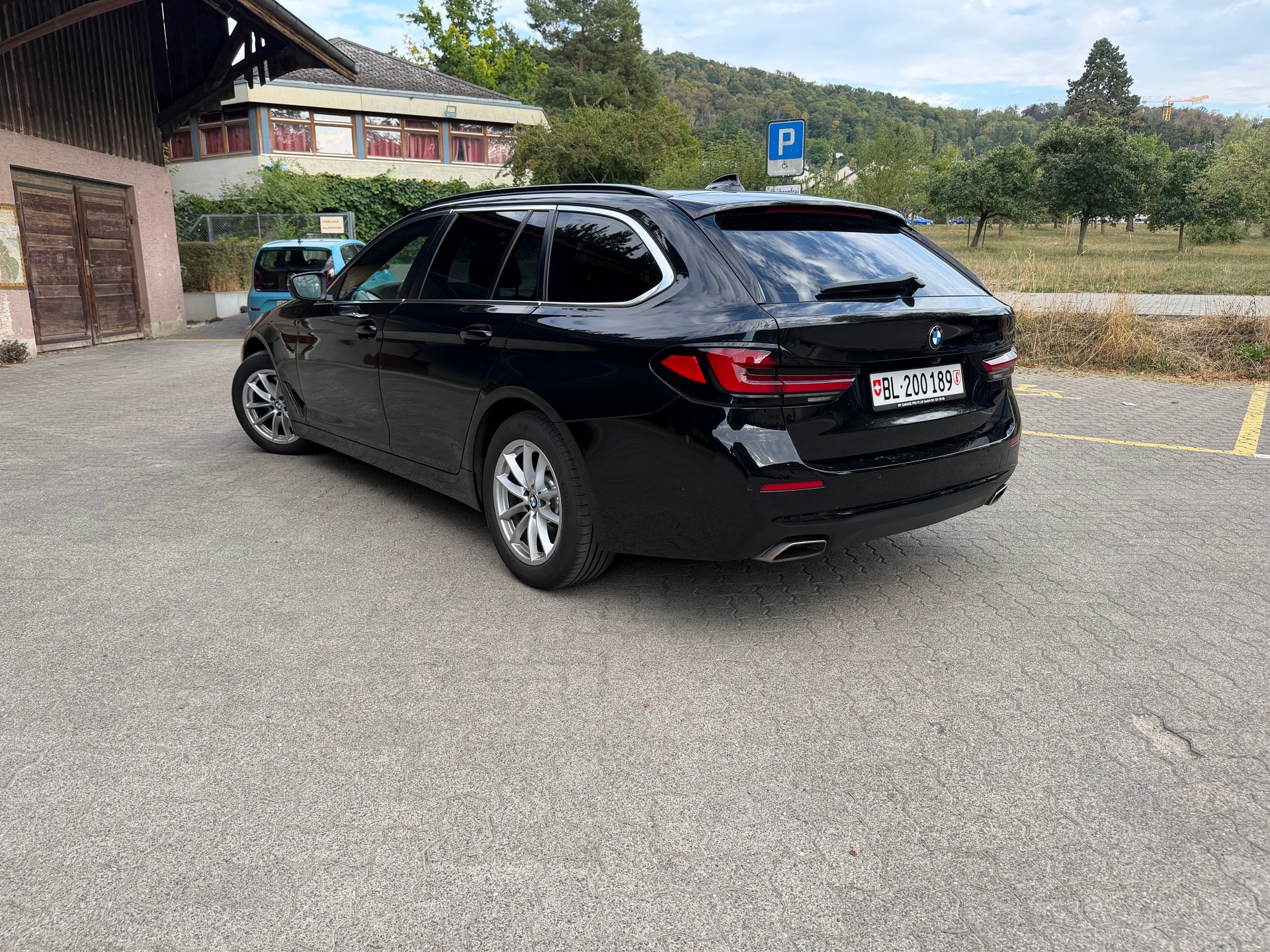 BMW 530d xDrive-image-4