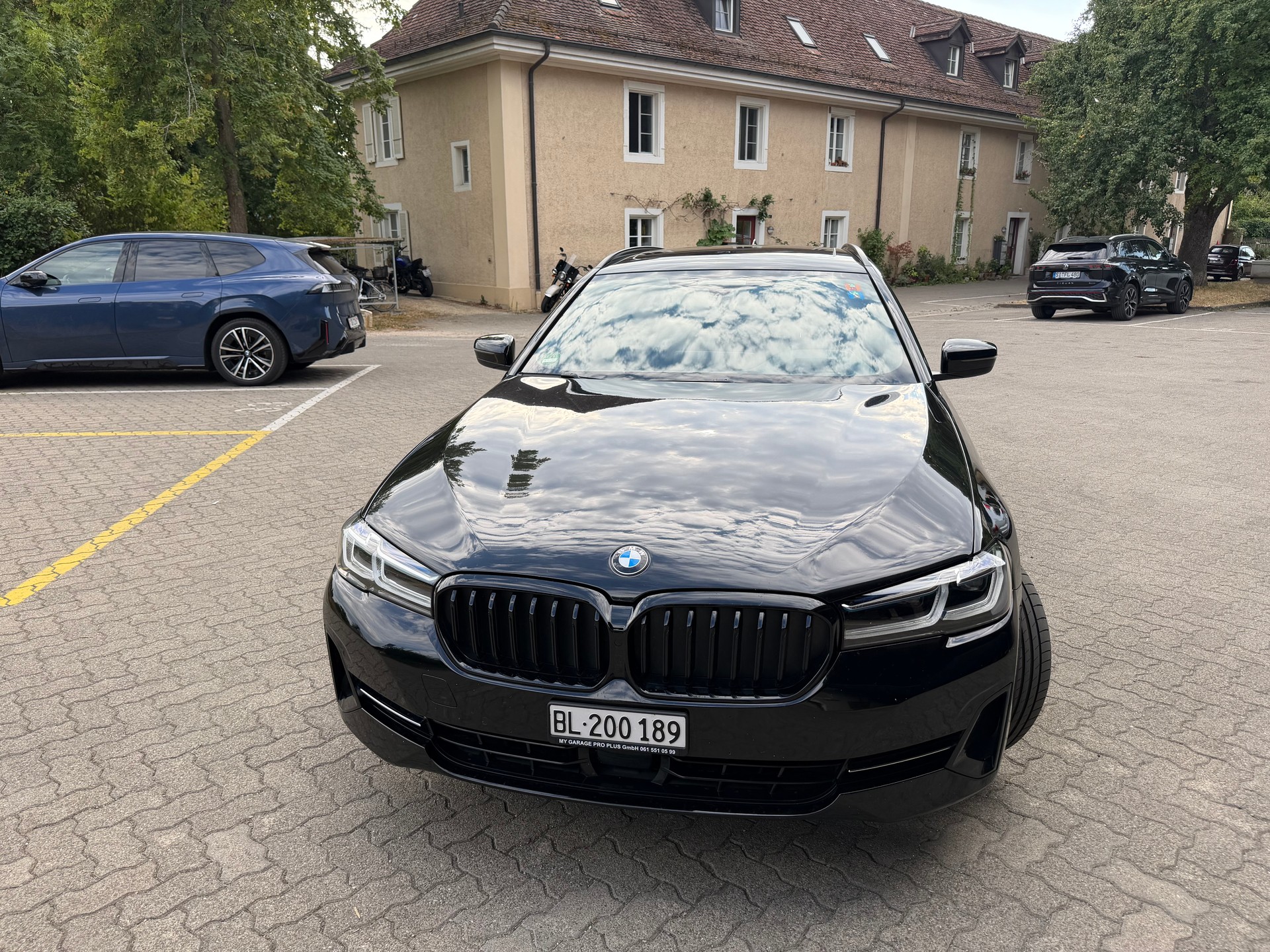 BMW 530d xDrive-image-3
